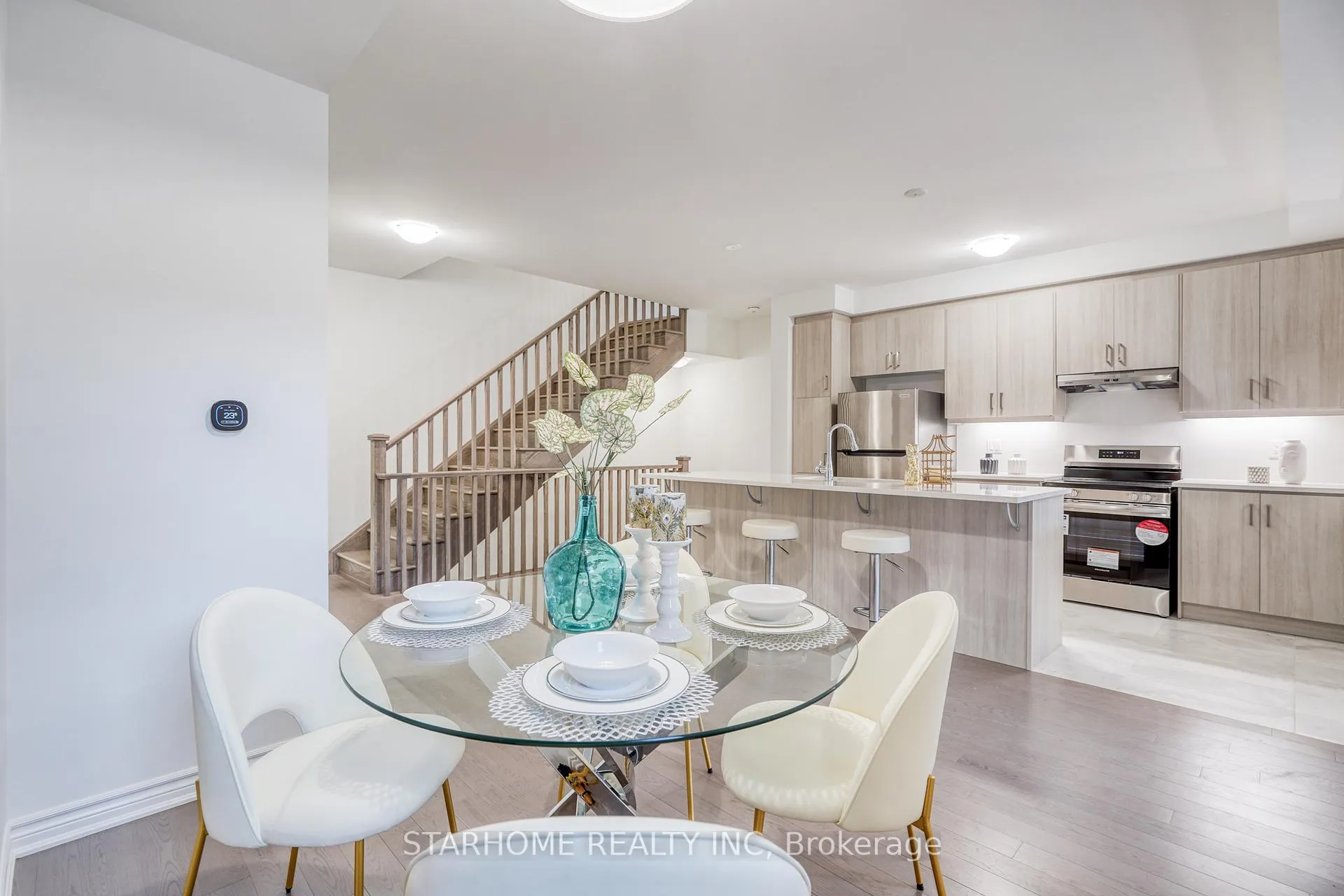 Photo 14 of 11 Avani Avenue, Markham, Rural Markham — HOMEH