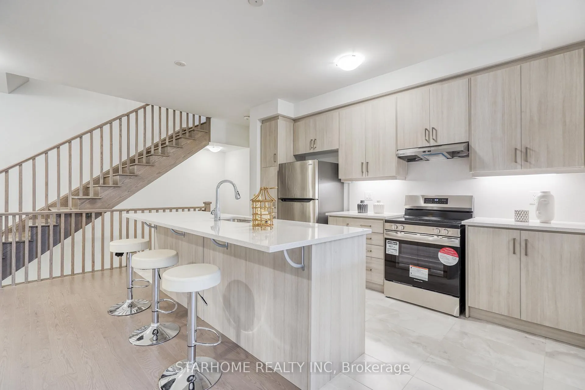 Photo 18 of 11 Avani Avenue, Markham, Rural Markham — HOMEH