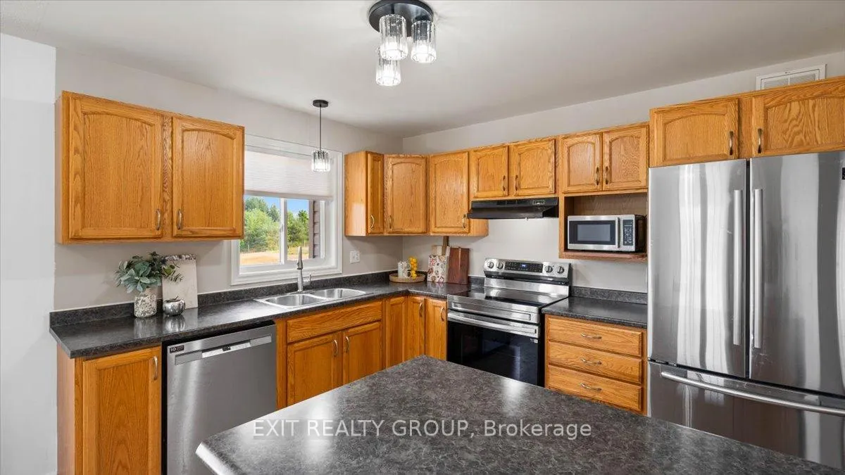 Photo 5 of 323 Mapleview Road, Barrie, 400 West — HOMEH