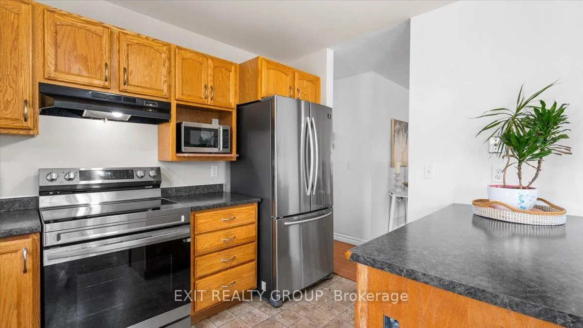 Photo 6 of 323 Mapleview Road, Barrie, 400 West — HOMEH
