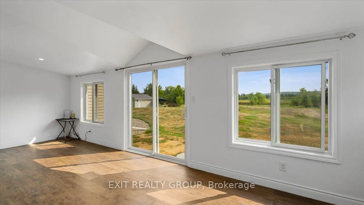 Photo 16 of 323 Mapleview Road, Barrie, 400 West — HOMEH