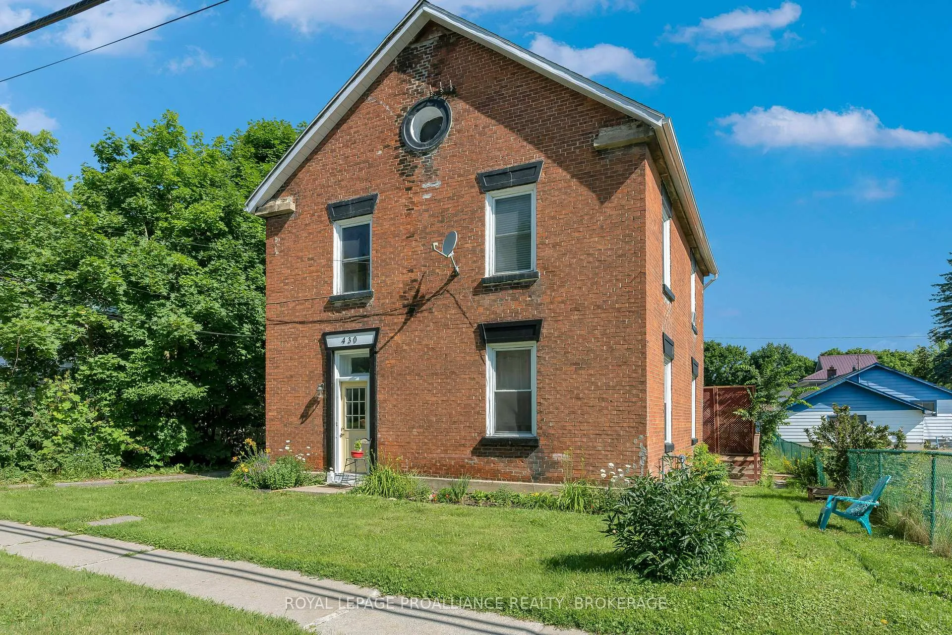 Photo 3 of 430 King Street W, Gananoque — HOMEH