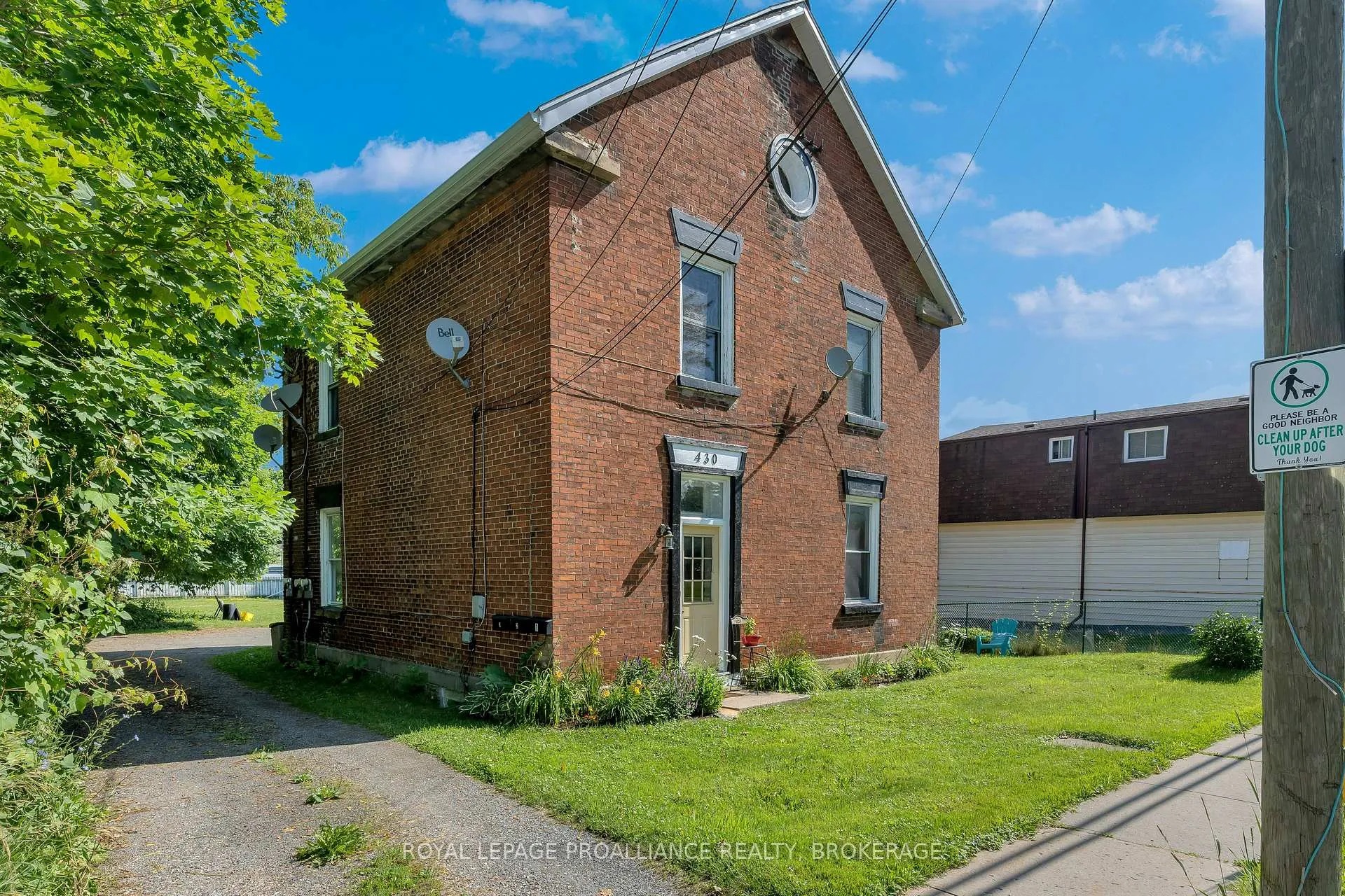 Photo 4 of 430 King Street W, Gananoque — HOMEH