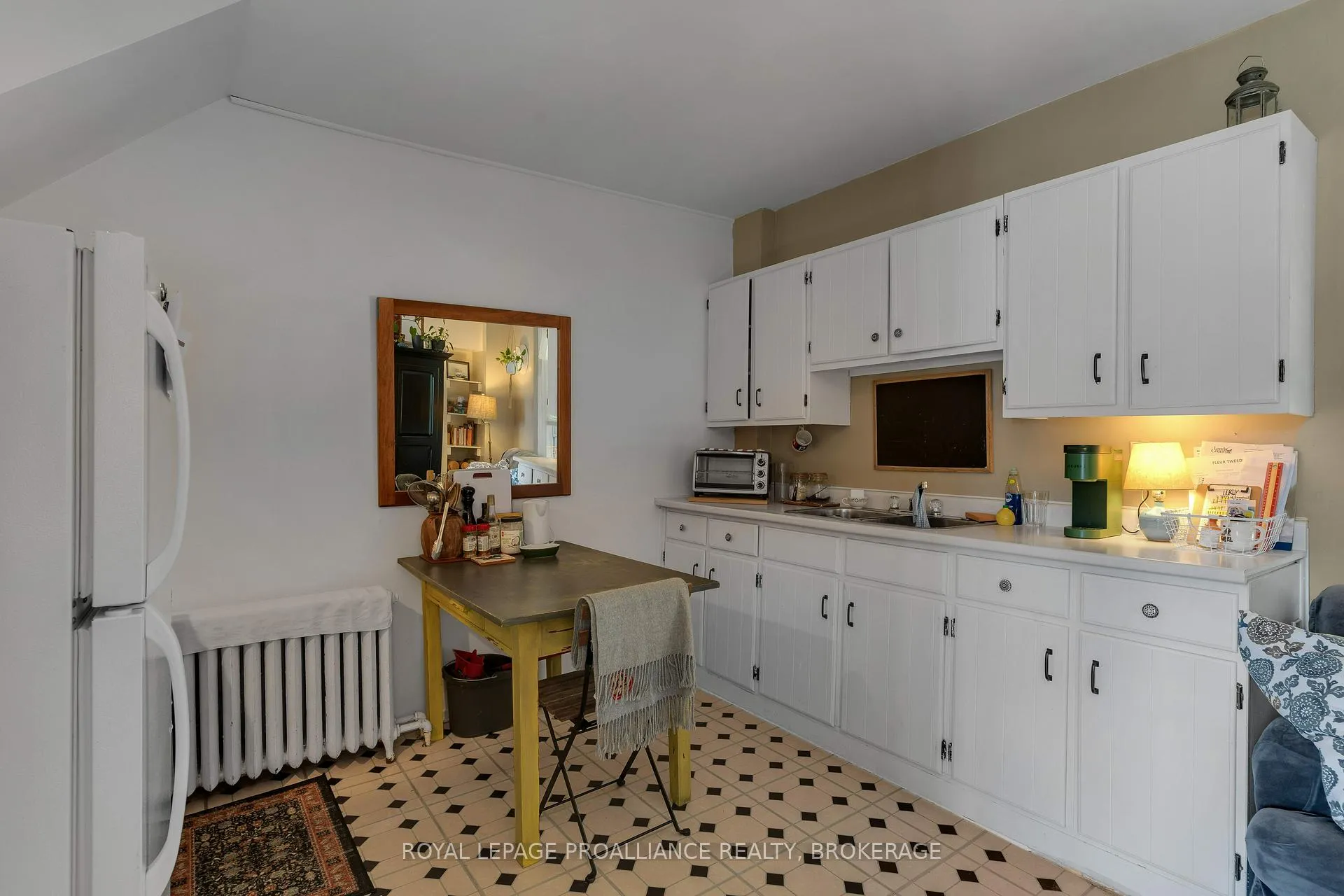 Photo 9 of 430 King Street W, Gananoque — HOMEH
