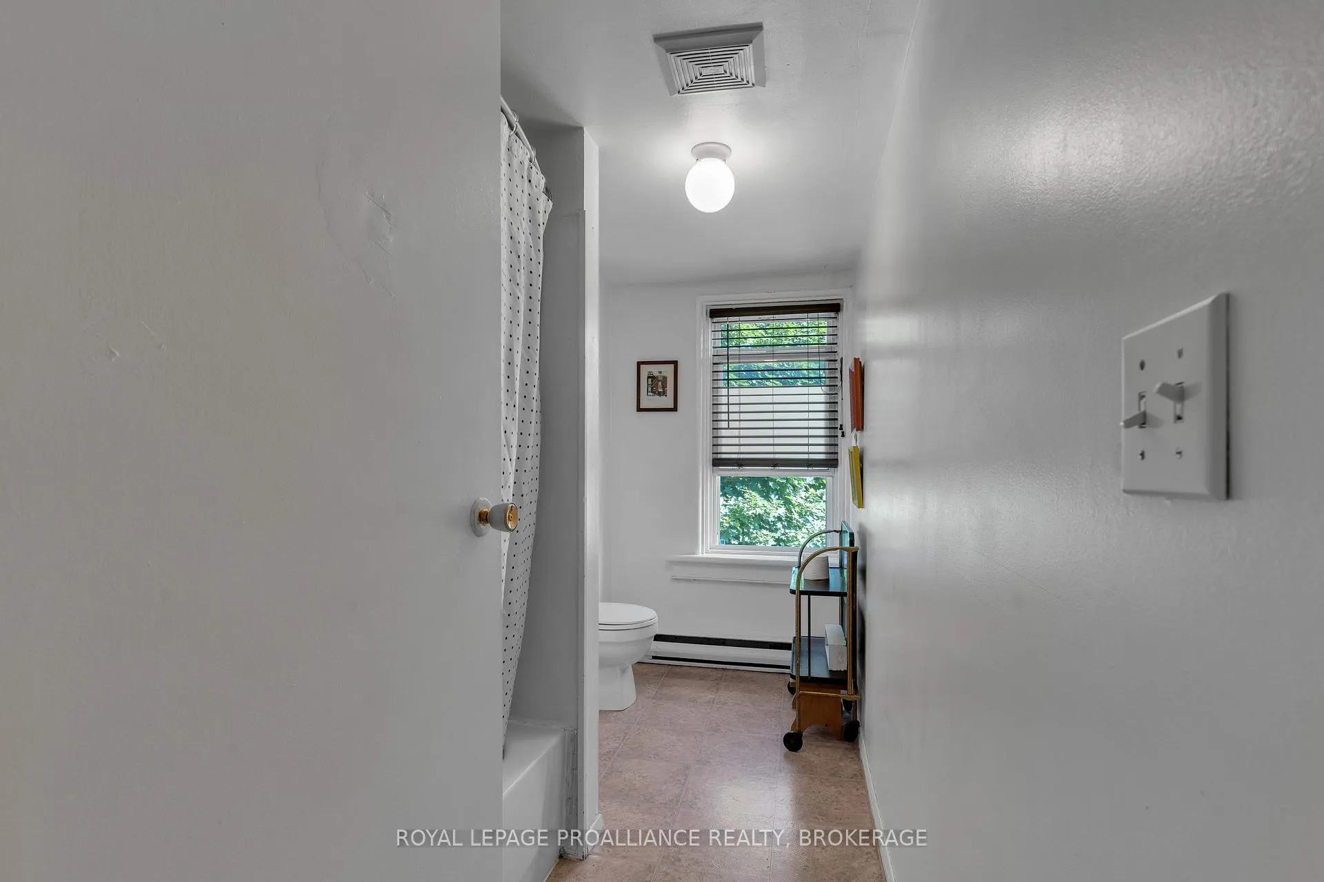Photo 14 of 430 King Street W, Gananoque — HOMEH