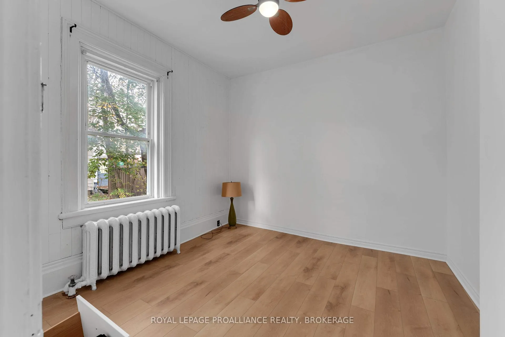 Photo 20 of 430 King Street W, Gananoque — HOMEH