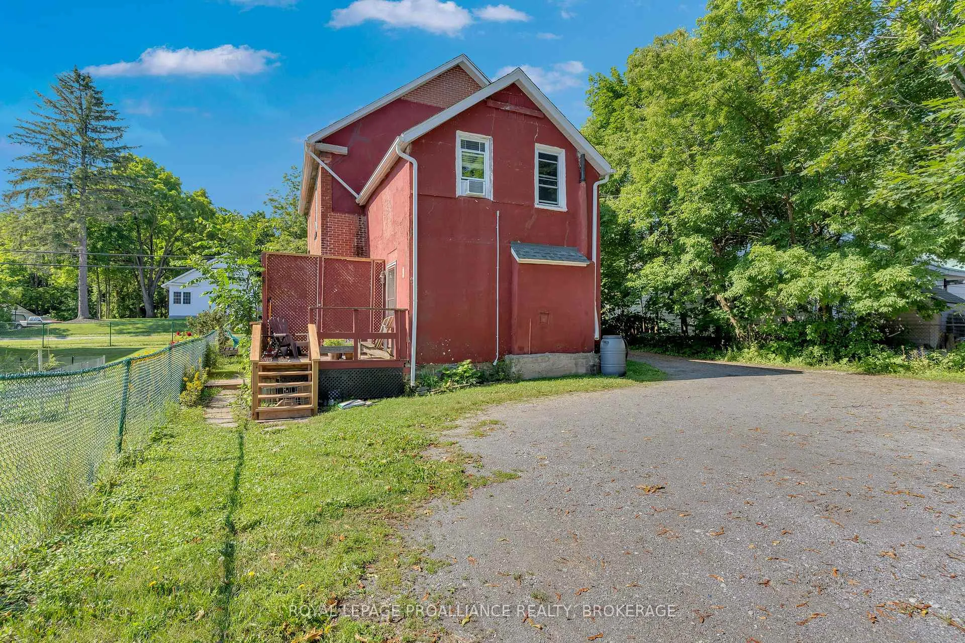 Photo 30 of 430 King Street W, Gananoque — HOMEH