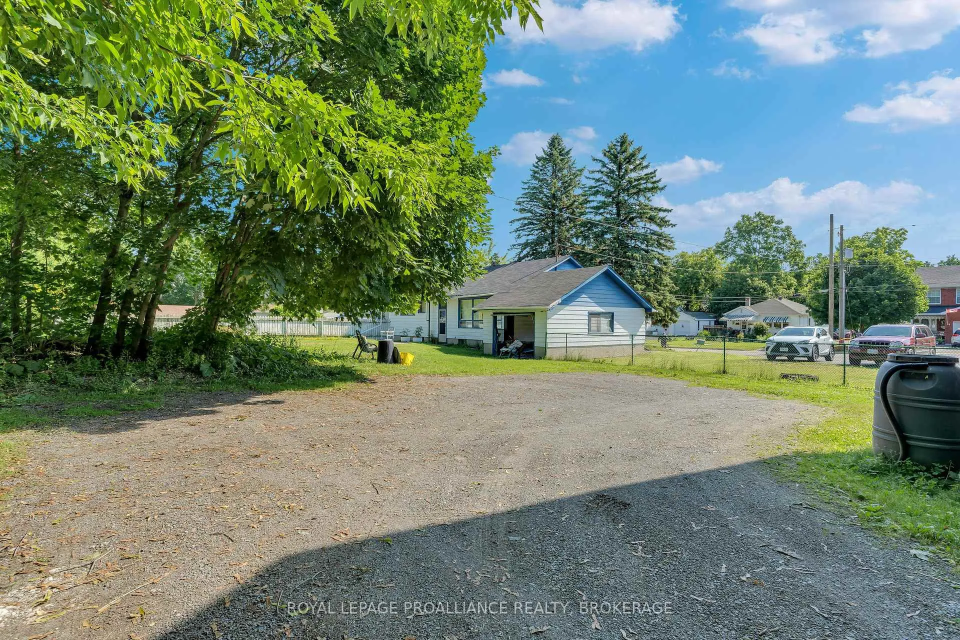 Photo 32 of 430 King Street W, Gananoque — HOMEH
