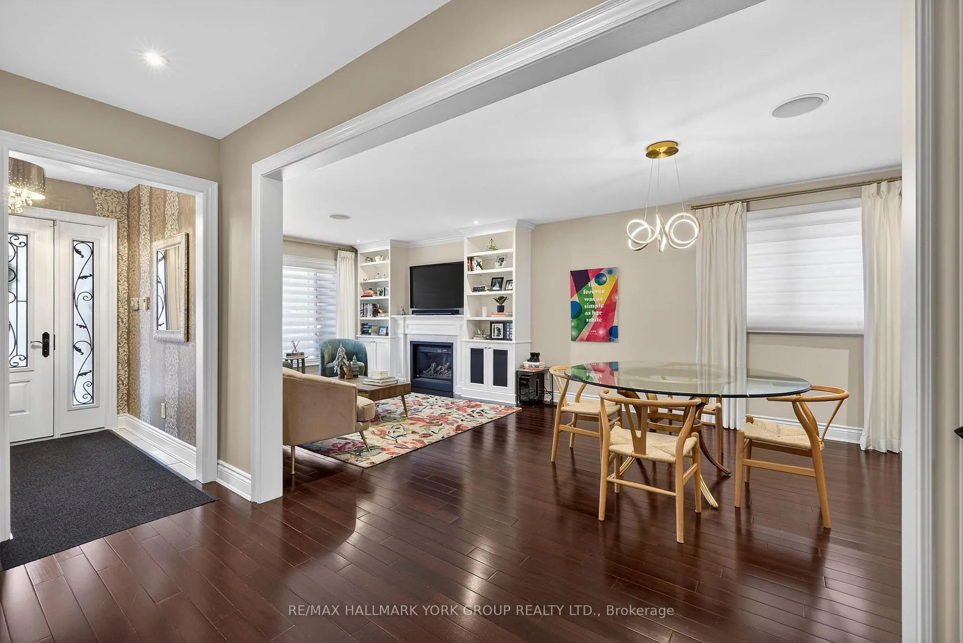 Photo 3 of 82 Fairway Drive, Aurora, Aurora Highlands — HOMEH