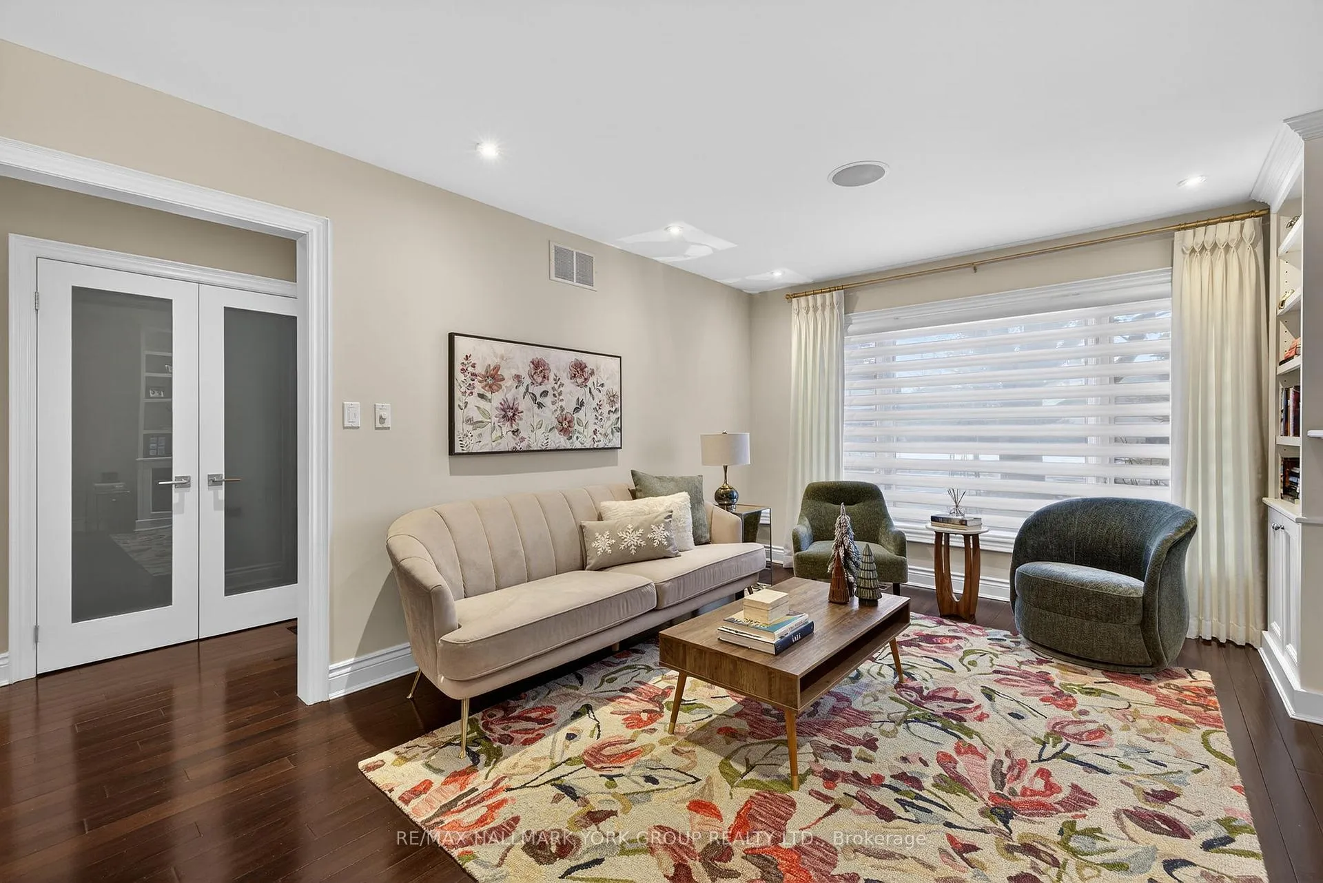 Photo 4 of 82 Fairway Drive, Aurora, Aurora Highlands — HOMEH