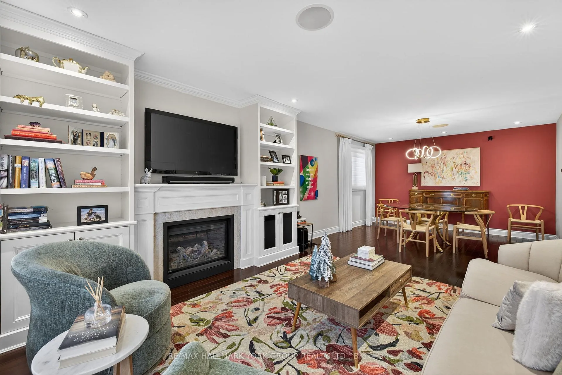 Photo 5 of 82 Fairway Drive, Aurora, Aurora Highlands — HOMEH