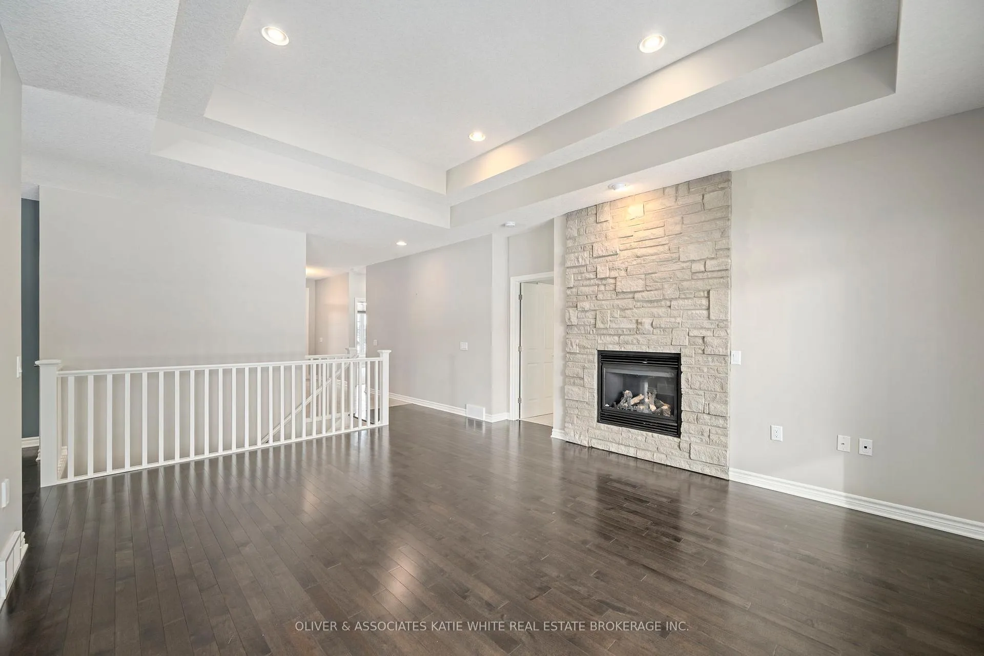 Photo 3 of 2205 Jack Nash Drive, London, South A — HOMEH