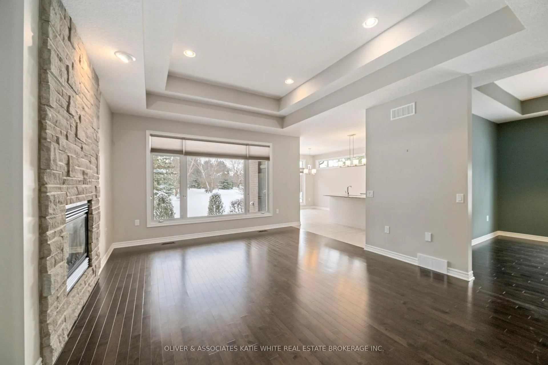 Photo 4 of 2205 Jack Nash Drive, London, South A — HOMEH