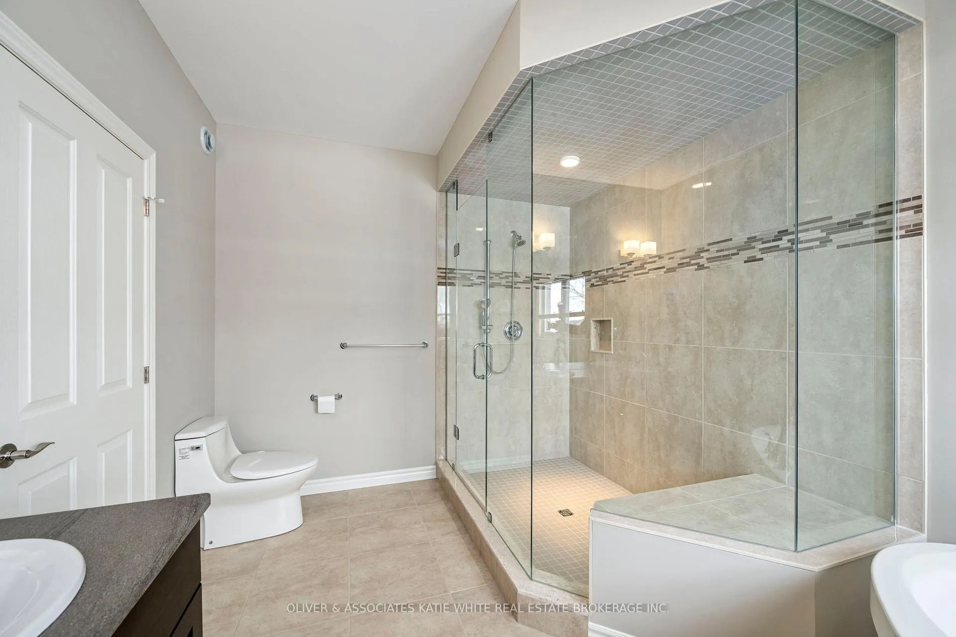 Photo 14 of 2205 Jack Nash Drive, London, South A — HOMEH
