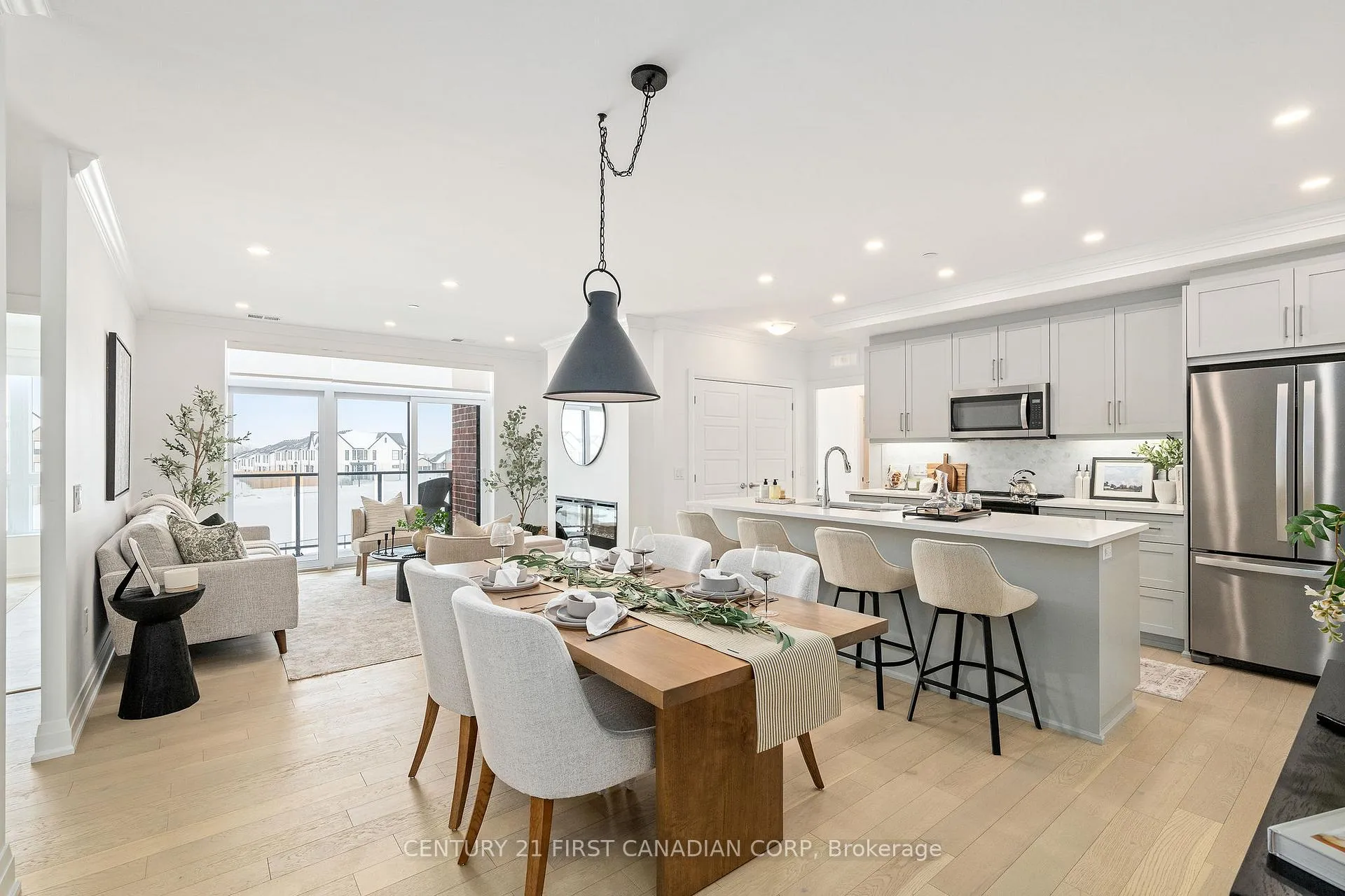 Photo 2 of Unit 302, 1560 Upper West Avenue, London, South B — HOMEH