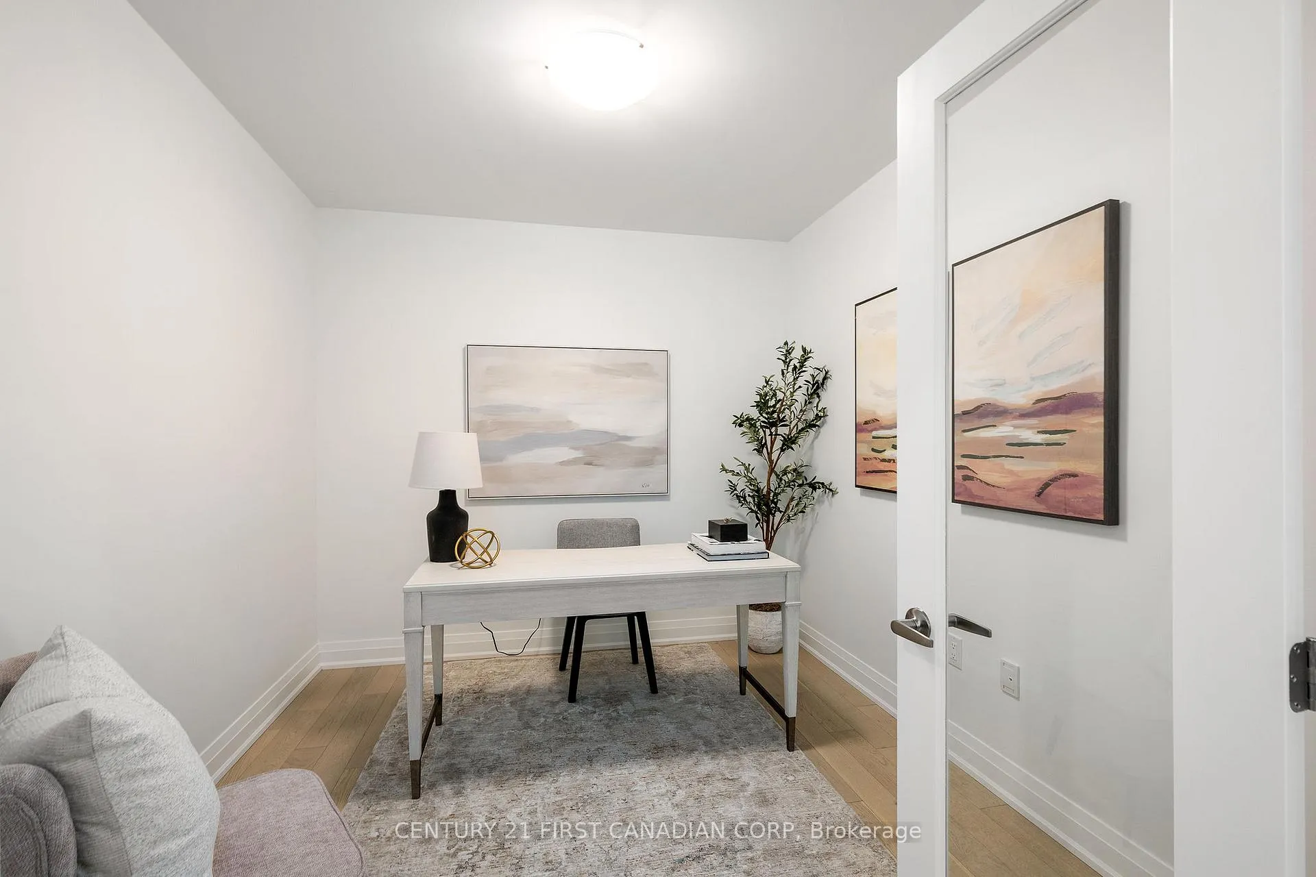 Photo 5 of Unit 302, 1560 Upper West Avenue, London, South B — HOMEH