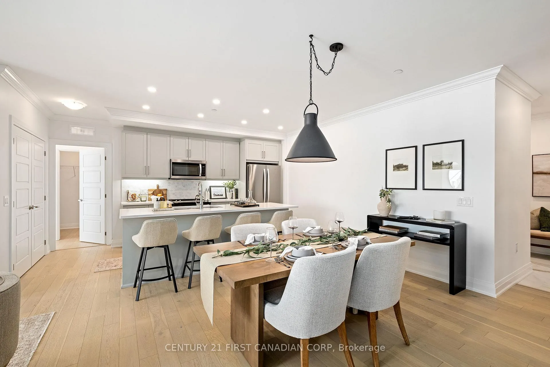 Photo 6 of Unit 302, 1560 Upper West Avenue, London, South B — HOMEH