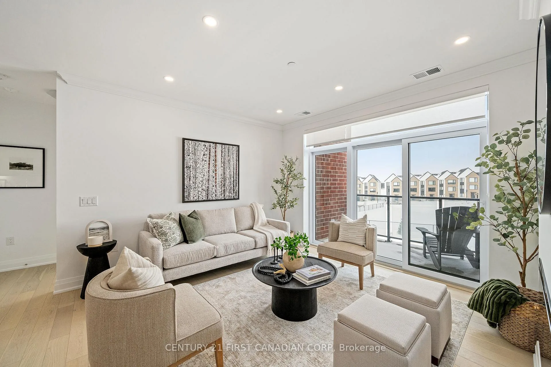 Photo 9 of Unit 302, 1560 Upper West Avenue, London, South B — HOMEH