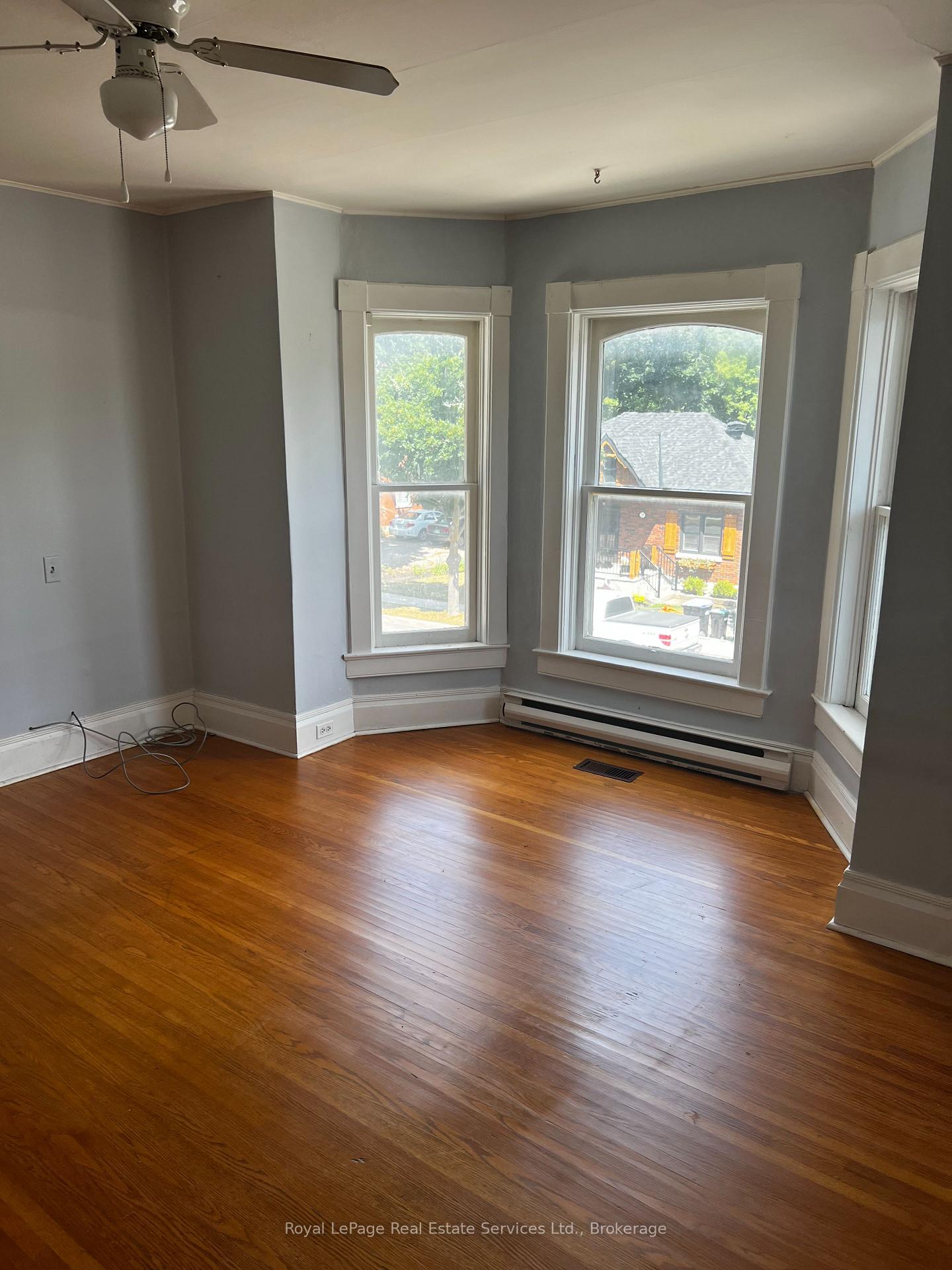 Photo 3 of Unit 2, 29 Queen Street, Innisfil, Cookstown — HOMEH
