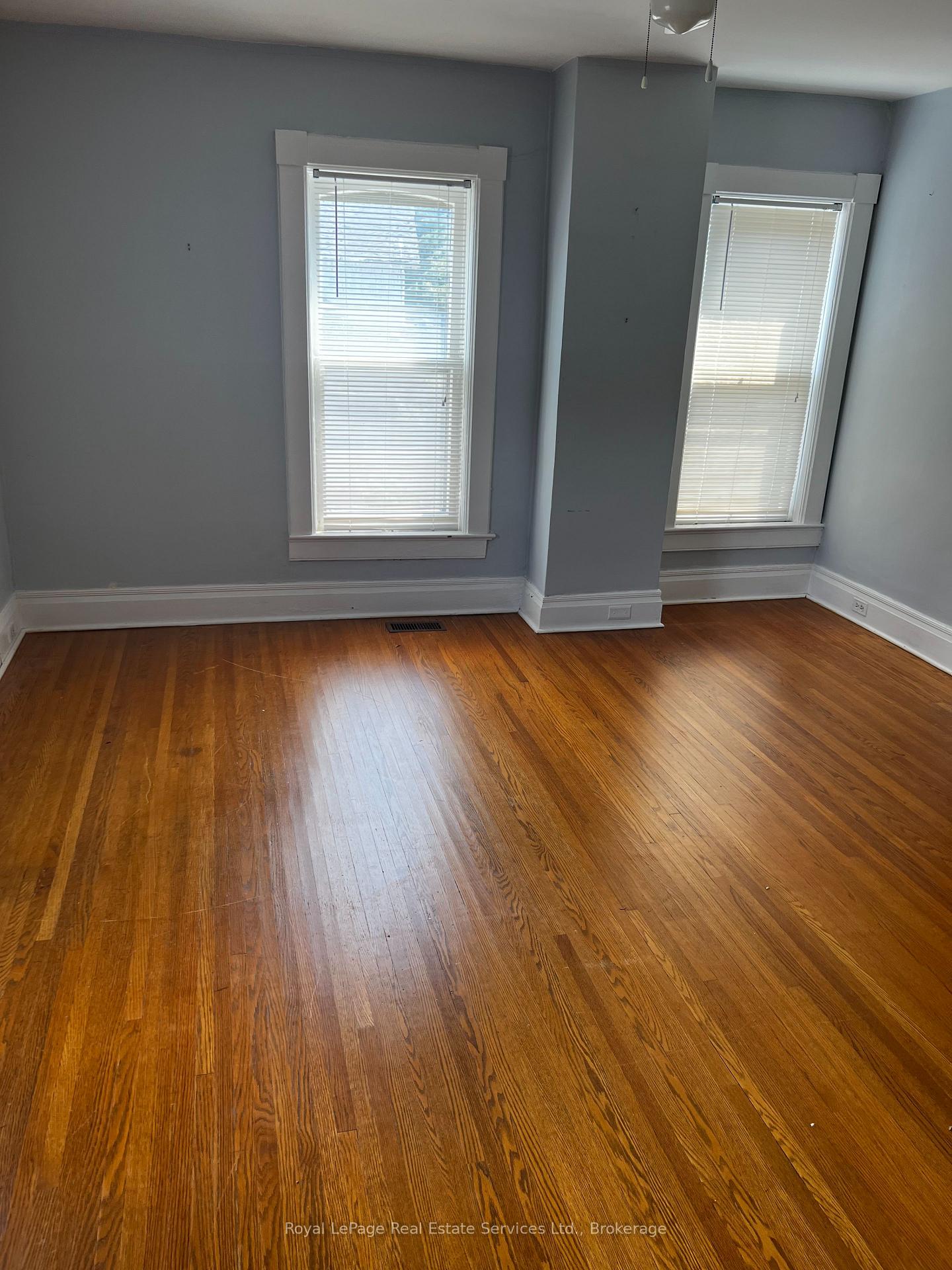 Photo 4 of Unit 2, 29 Queen Street, Innisfil, Cookstown — HOMEH