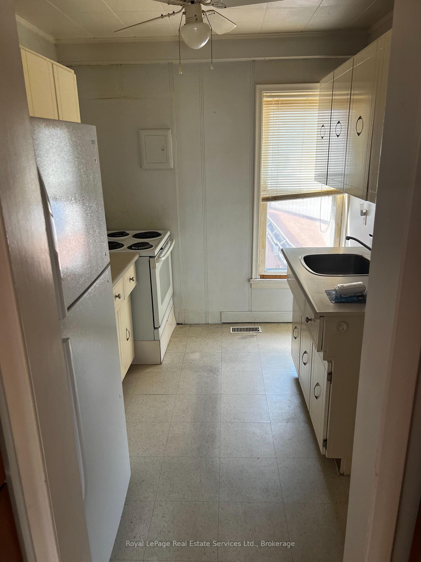 Photo 5 of Unit 2, 29 Queen Street, Innisfil, Cookstown — HOMEH