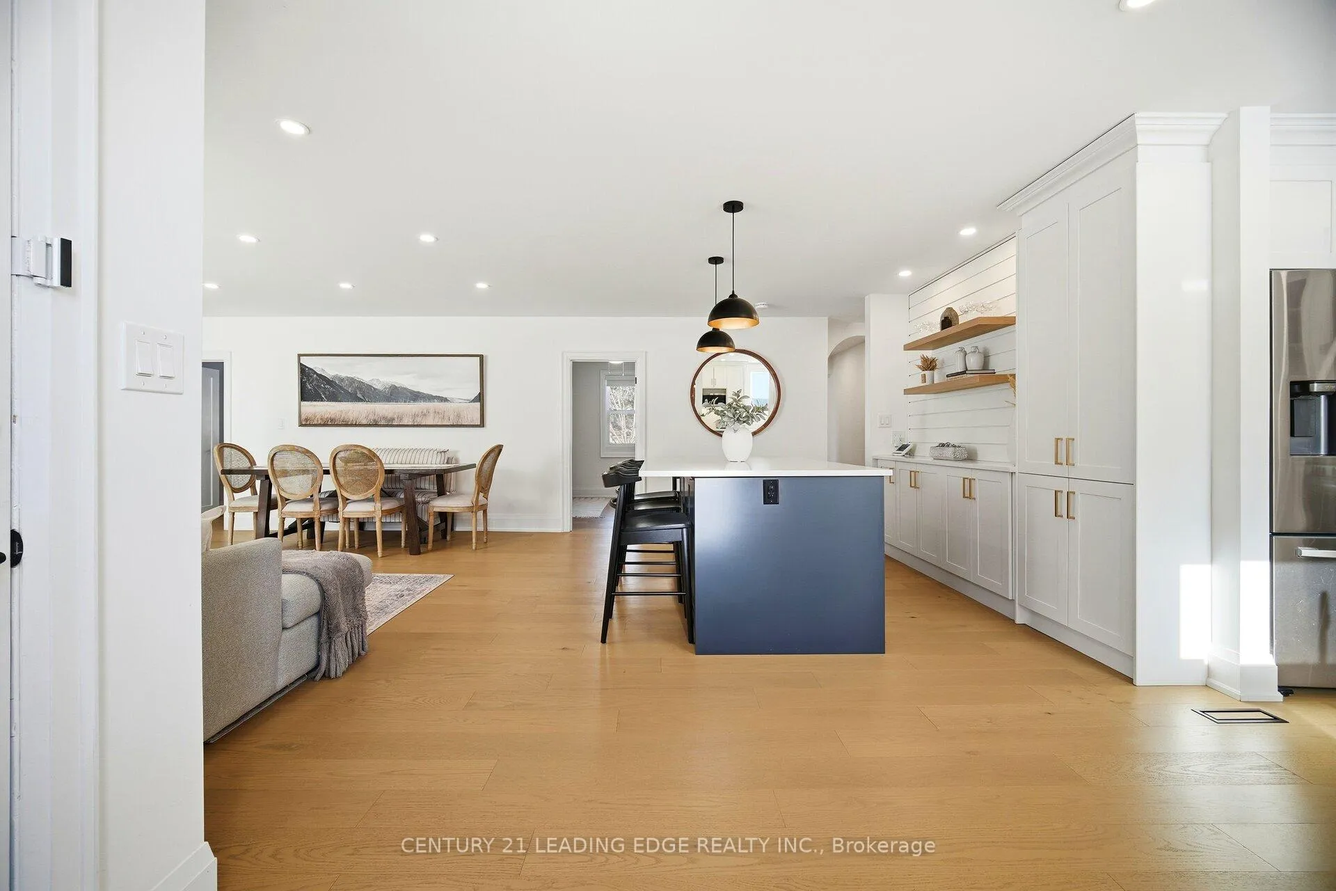 Photo 7 of 979 Kingsway Drive, Burlington, LaSalle — HOMEH