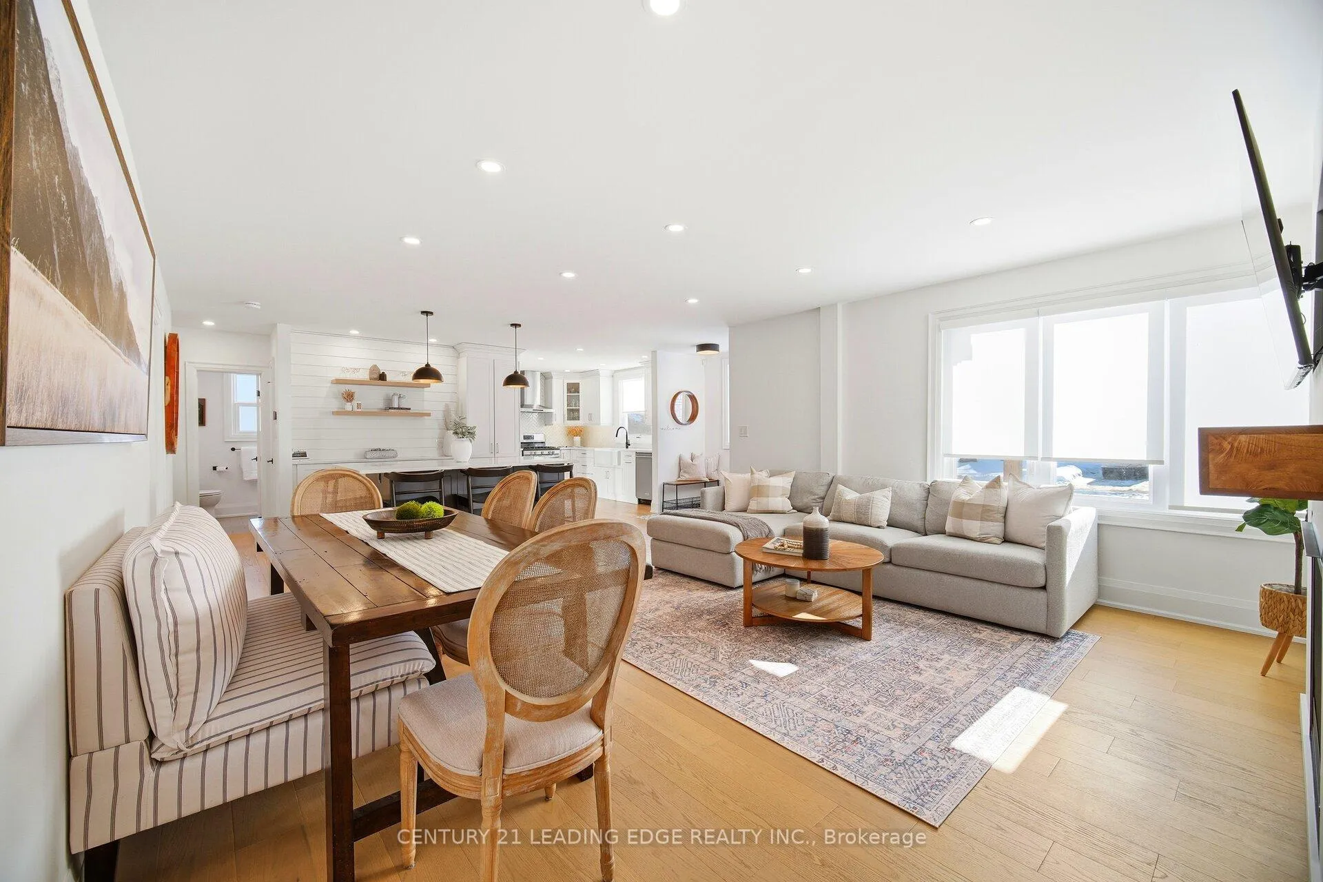 Photo 11 of 979 Kingsway Drive, Burlington, LaSalle — HOMEH