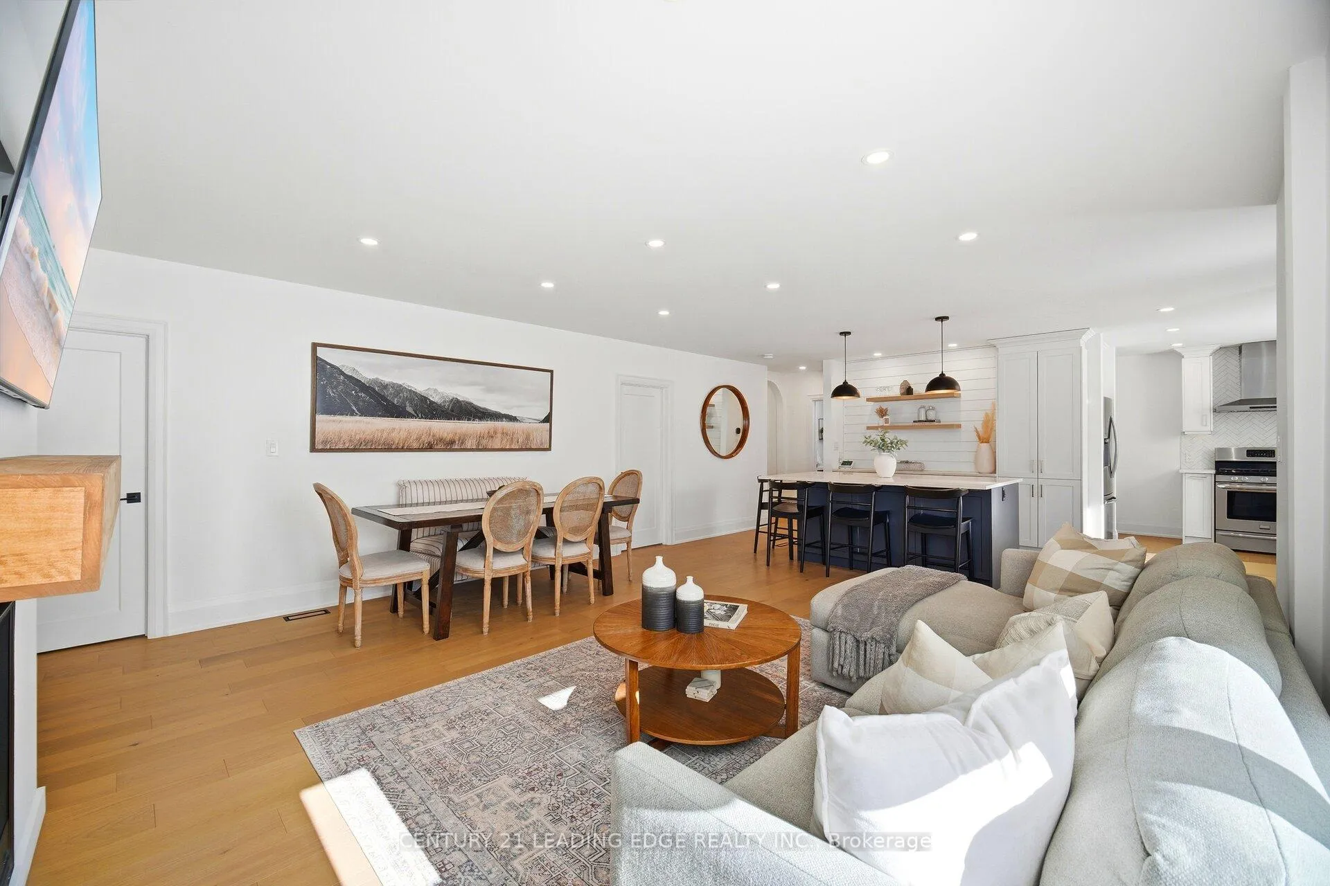 Photo 13 of 979 Kingsway Drive, Burlington, LaSalle — HOMEH