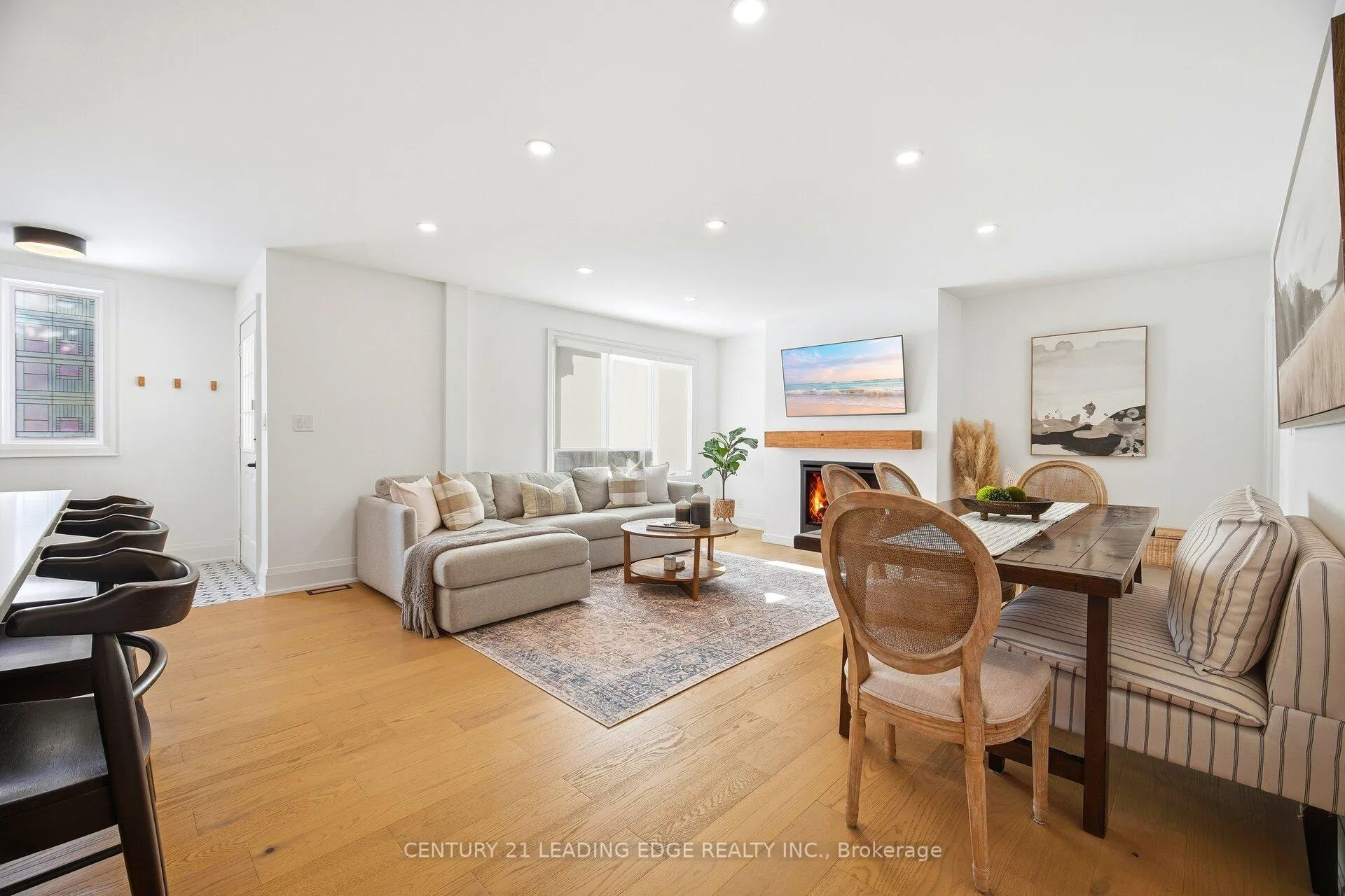 Photo 14 of 979 Kingsway Drive, Burlington, LaSalle — HOMEH