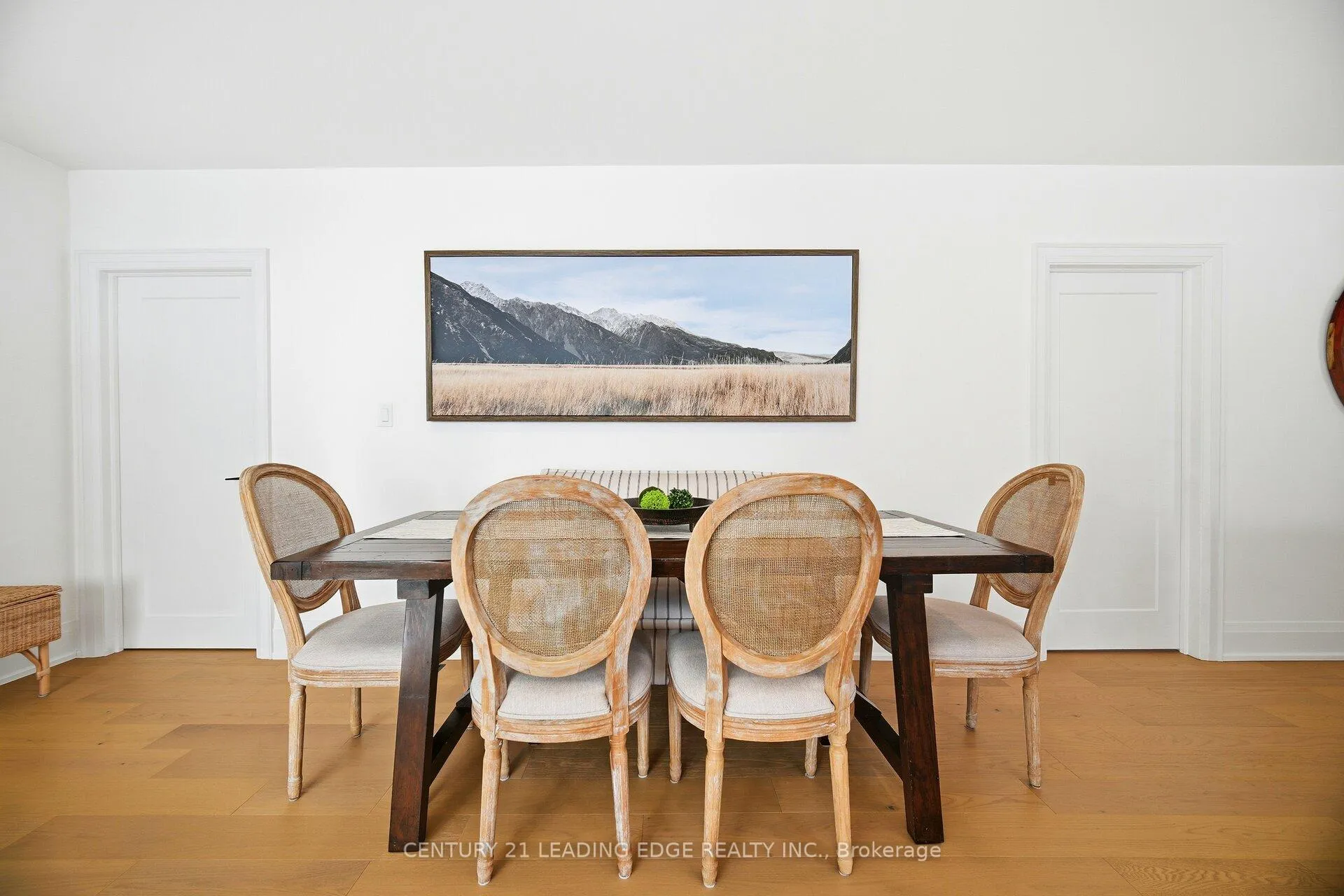 Photo 16 of 979 Kingsway Drive, Burlington, LaSalle — HOMEH