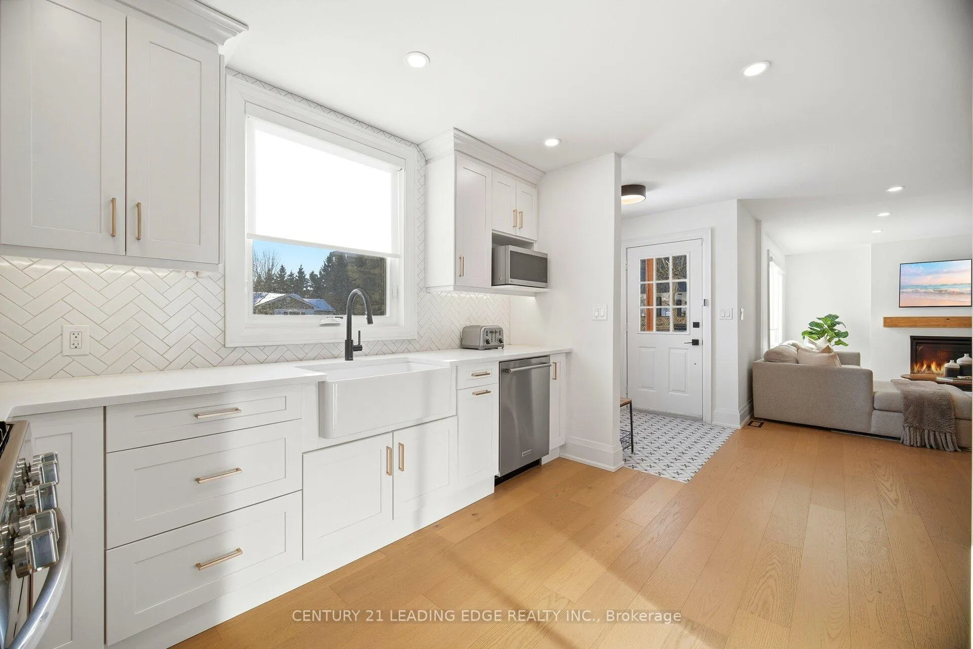 Photo 20 of 979 Kingsway Drive, Burlington, LaSalle — HOMEH