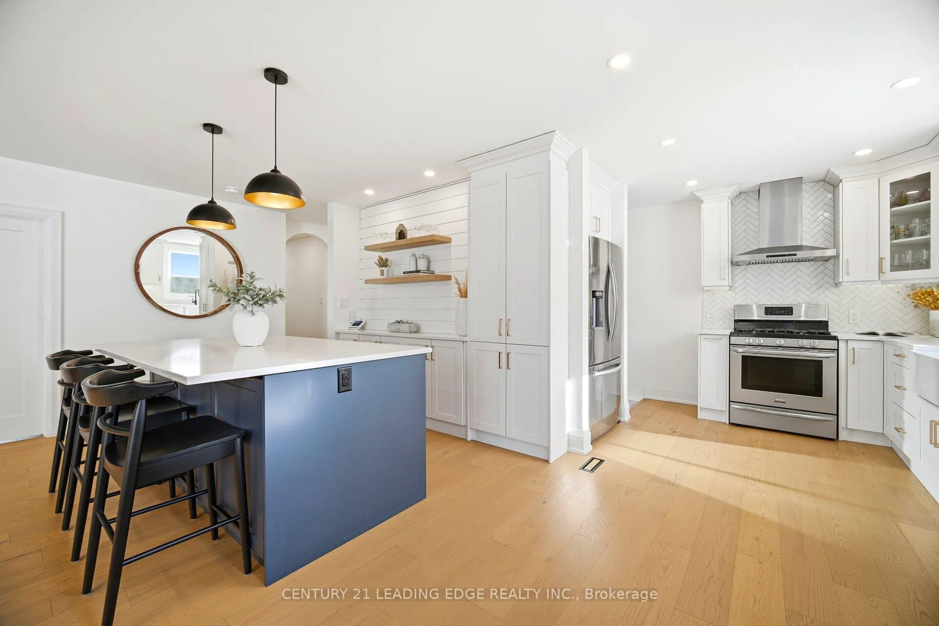 Photo 22 of 979 Kingsway Drive, Burlington, LaSalle — HOMEH