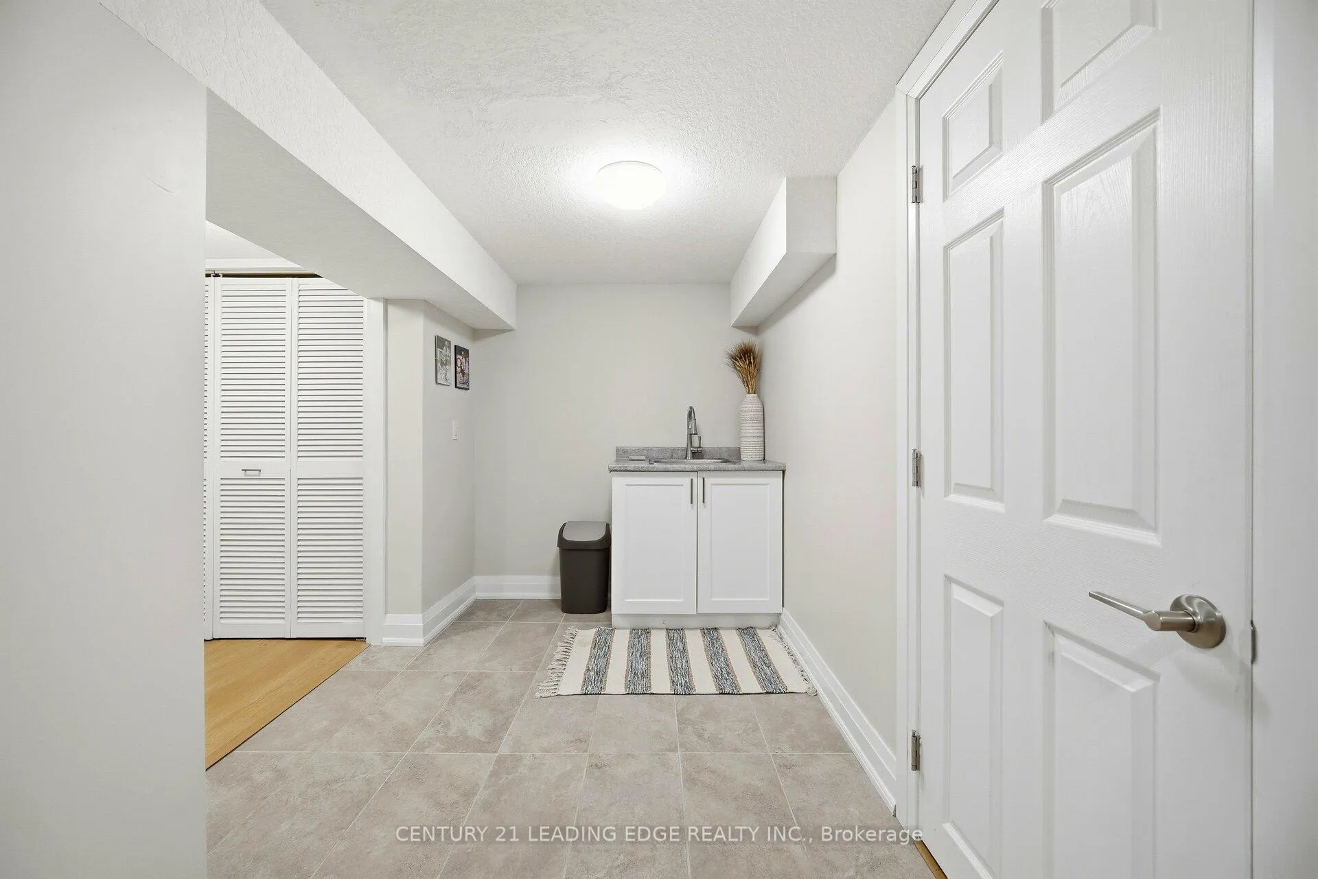Photo 46 of 979 Kingsway Drive, Burlington, LaSalle — HOMEH