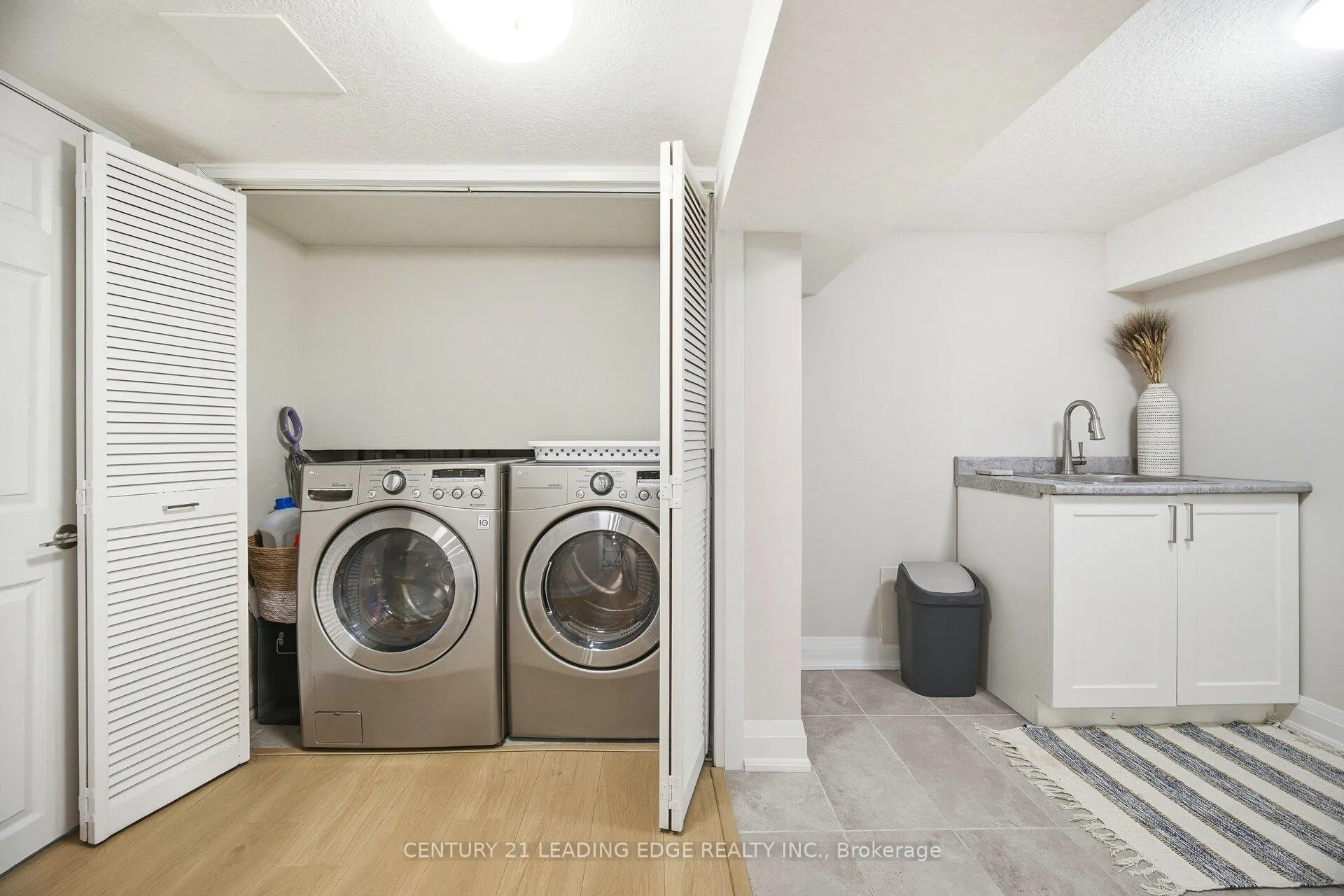 Photo 47 of 979 Kingsway Drive, Burlington, LaSalle — HOMEH