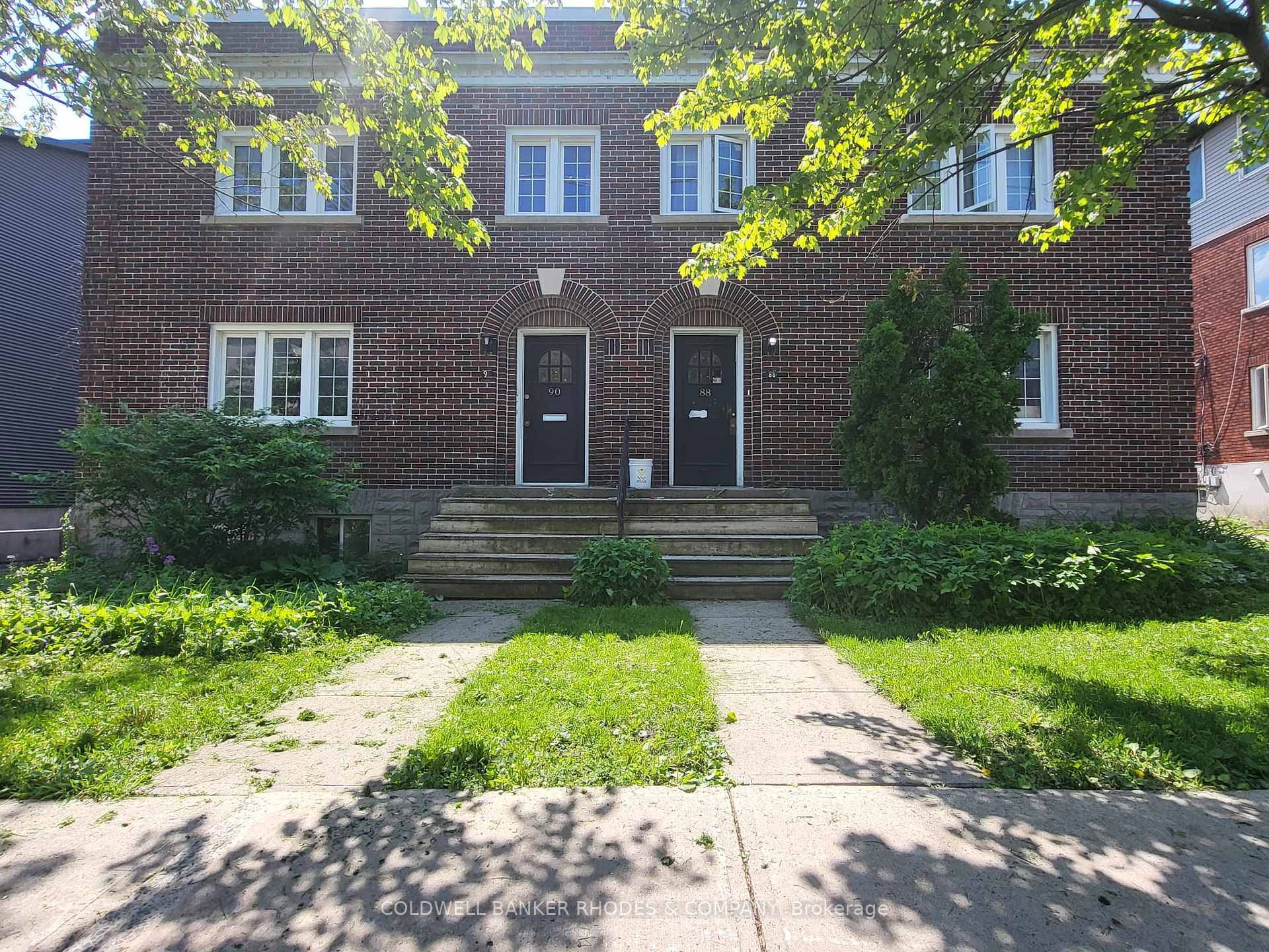Front of 88 - 90 Goulburn Ave Street
