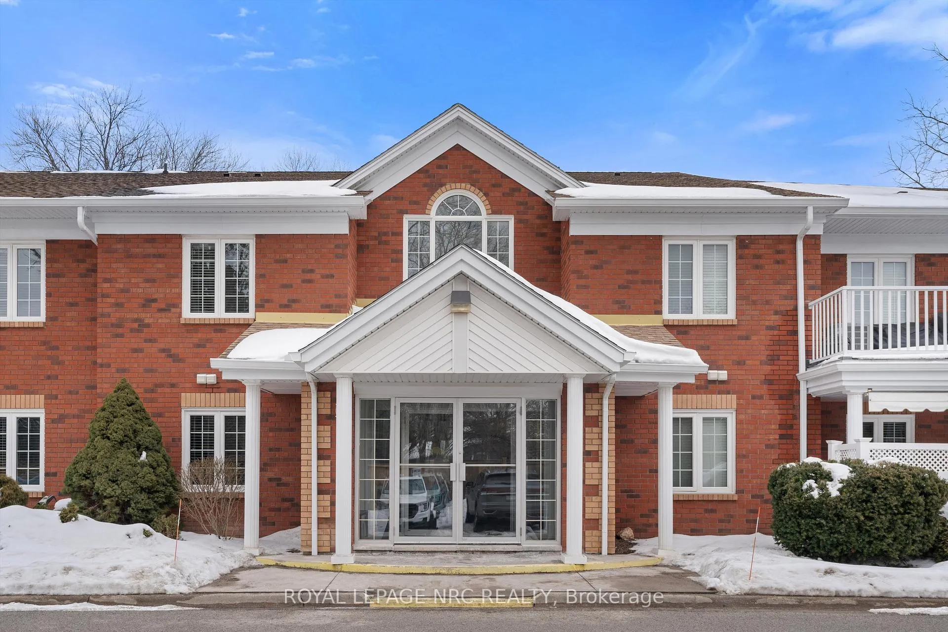 Front of Unit 202, 433 Linwell Road