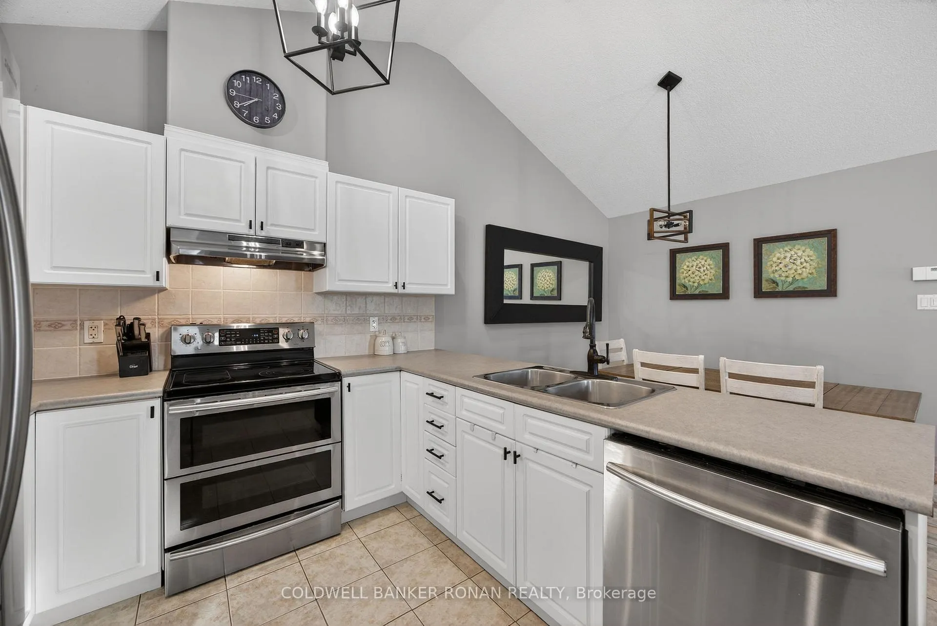 Photo 8 of 57 Cowan Avenue, New Tecumseth, Alliston — HOMEH