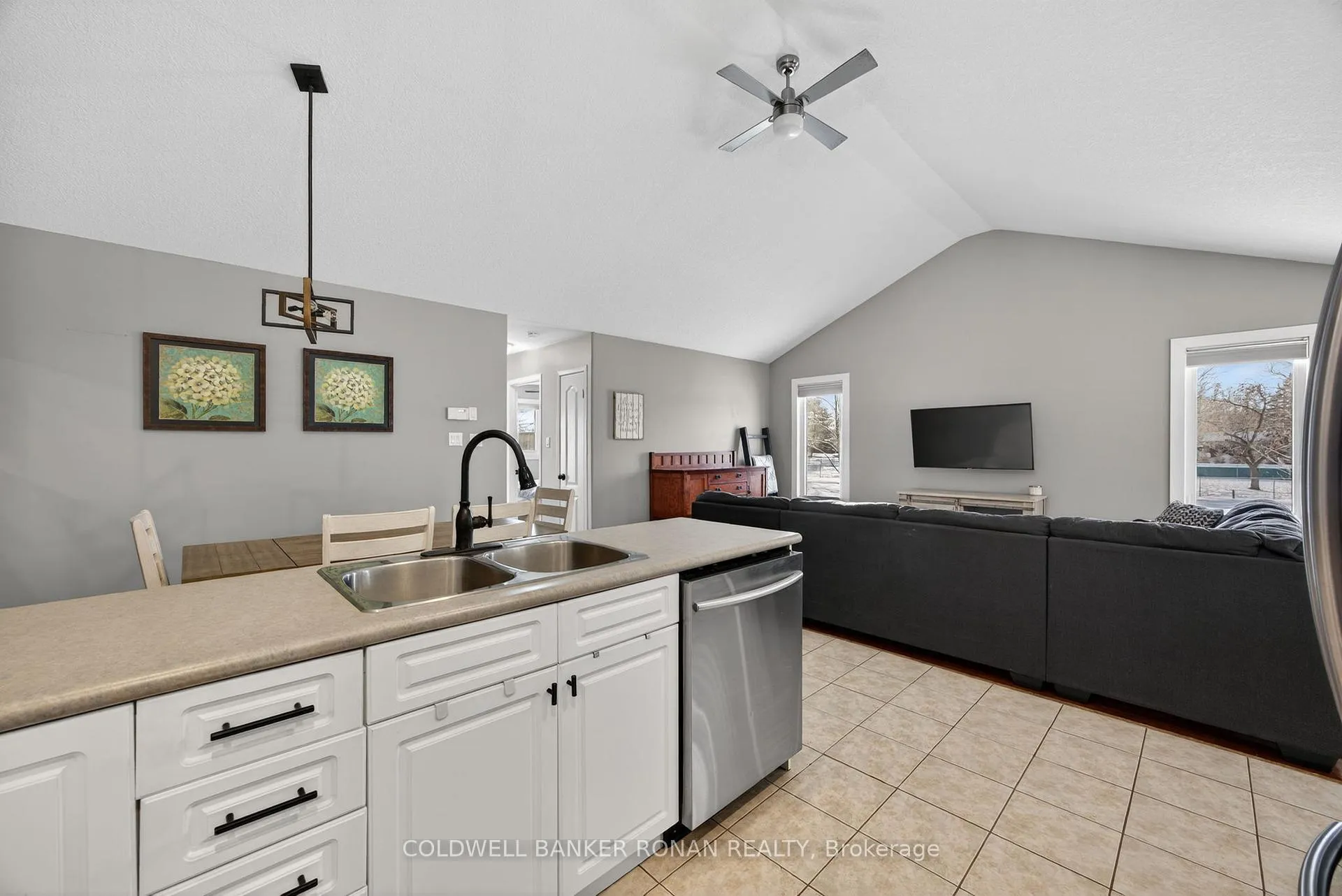 Photo 11 of 57 Cowan Avenue, New Tecumseth, Alliston — HOMEH