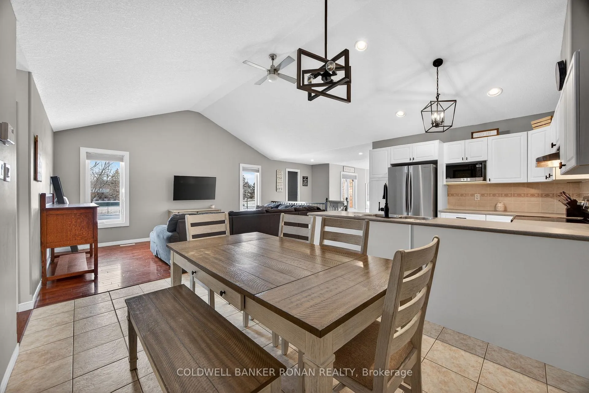 Photo 14 of 57 Cowan Avenue, New Tecumseth, Alliston — HOMEH
