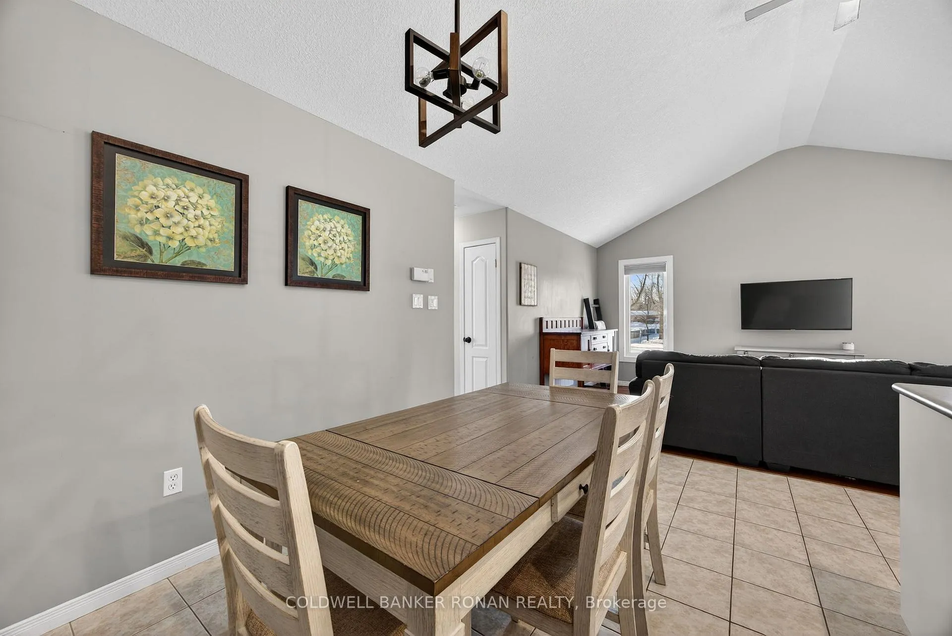 Photo 15 of 57 Cowan Avenue, New Tecumseth, Alliston — HOMEH