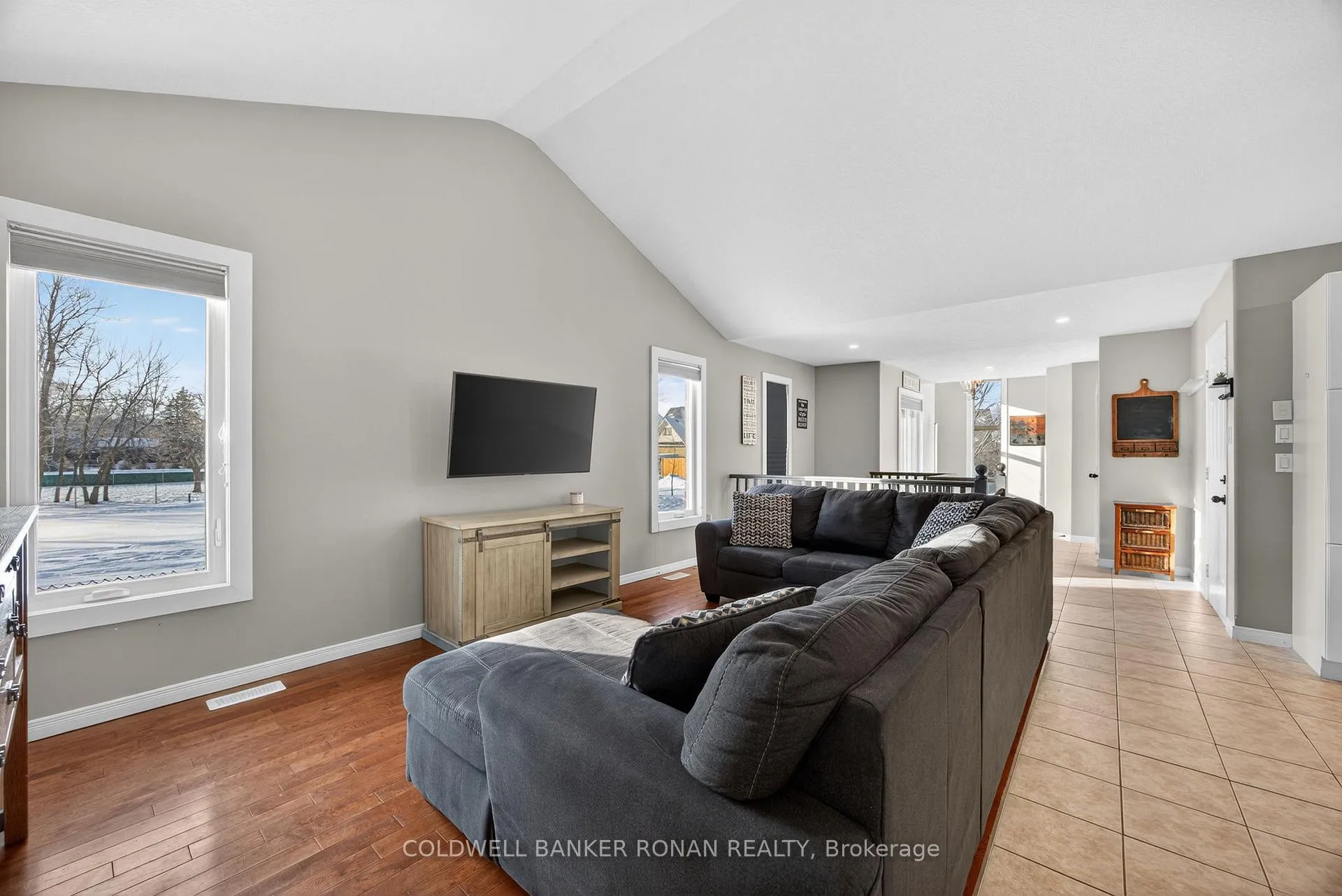 Photo 16 of 57 Cowan Avenue, New Tecumseth, Alliston — HOMEH