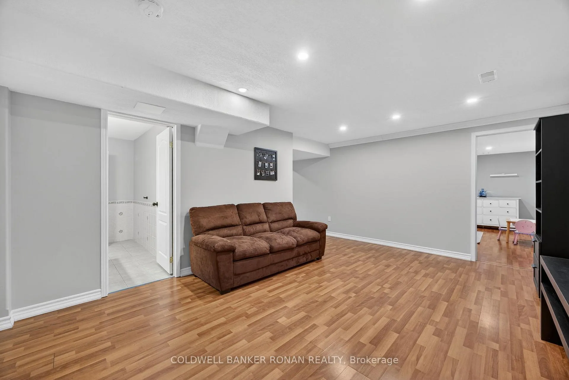 Photo 35 of 57 Cowan Avenue, New Tecumseth, Alliston — HOMEH