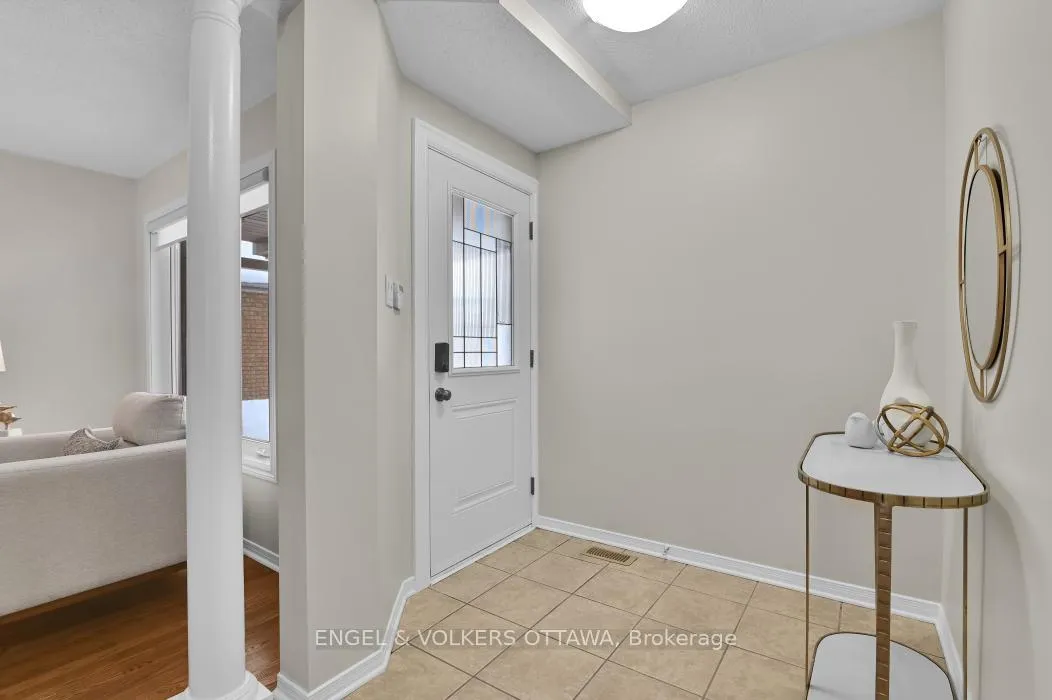 Photo 2 of 123 Longshire Circle, Ottawa, Barrhaven - Longfields — HOMEH