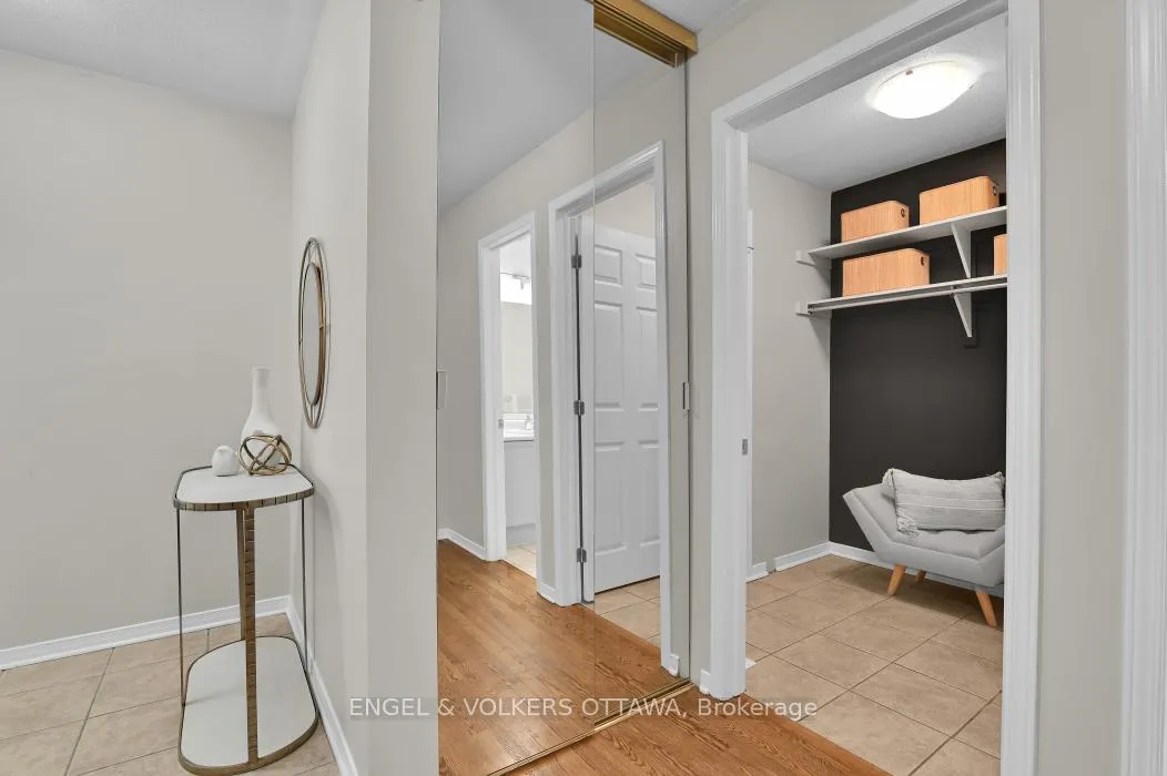 Photo 3 of 123 Longshire Circle, Ottawa, Barrhaven - Longfields — HOMEH