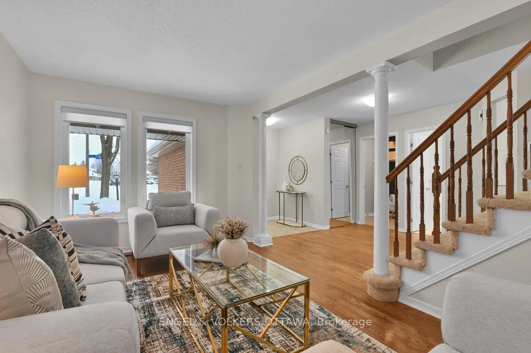 Photo 5 of 123 Longshire Circle, Ottawa, Barrhaven - Longfields — HOMEH