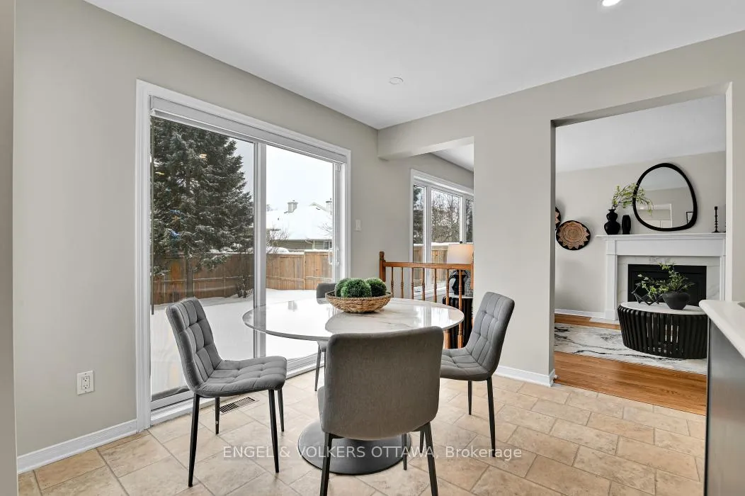 Photo 10 of 123 Longshire Circle, Ottawa, Barrhaven - Longfields — HOMEH