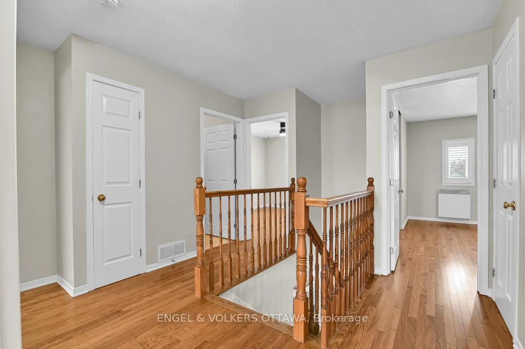 Photo 16 of 123 Longshire Circle, Ottawa, Barrhaven - Longfields — HOMEH