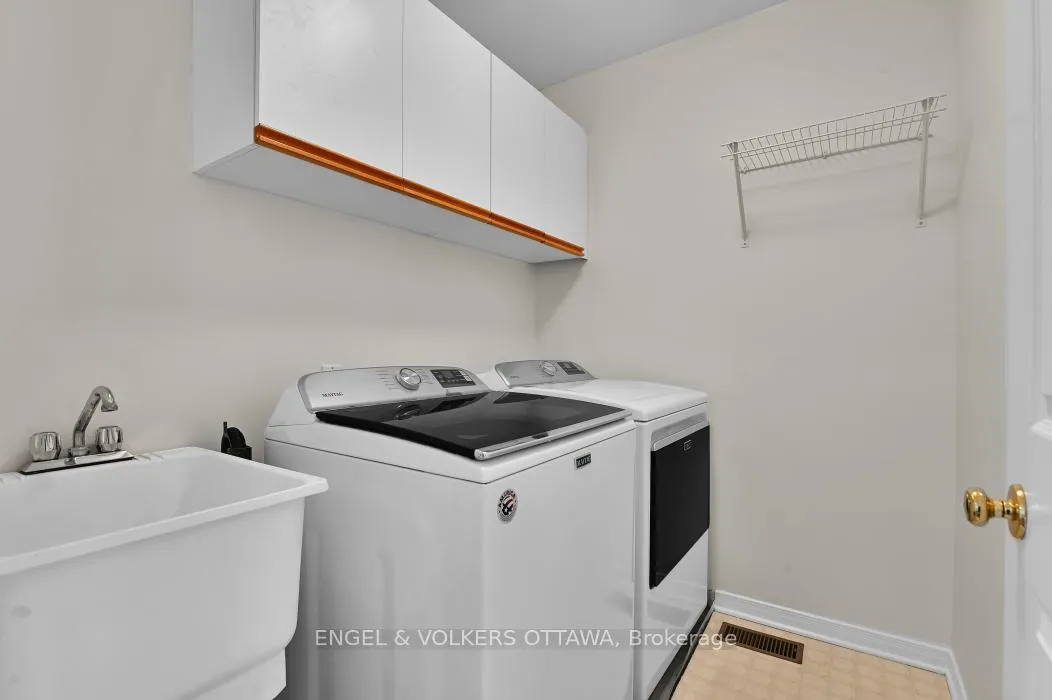 Photo 25 of 123 Longshire Circle, Ottawa, Barrhaven - Longfields — HOMEH