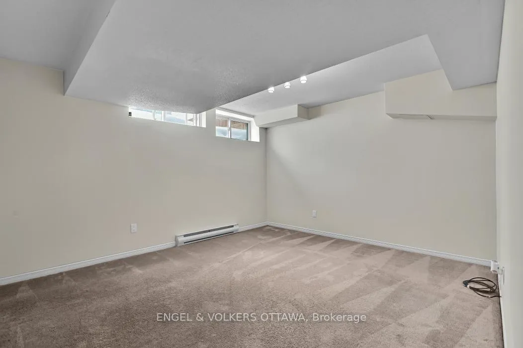 Photo 30 of 123 Longshire Circle, Ottawa, Barrhaven - Longfields — HOMEH