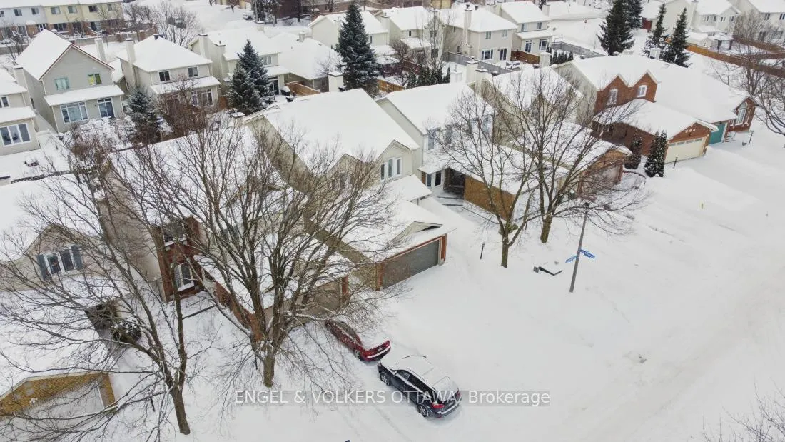 Photo 35 of 123 Longshire Circle, Ottawa, Barrhaven - Longfields — HOMEH